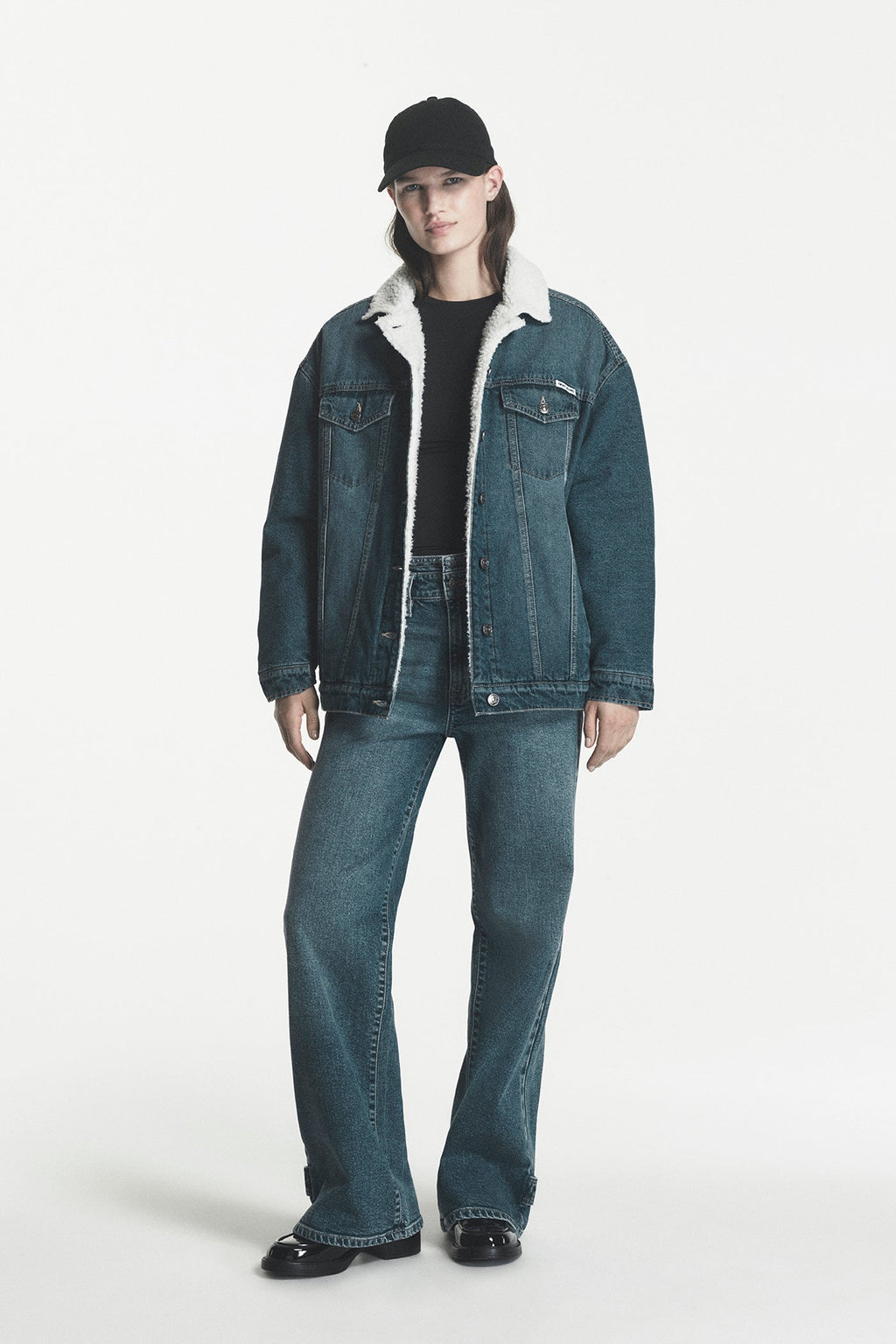 SHERPA COLLAR DENIM TRUCKER JACKET