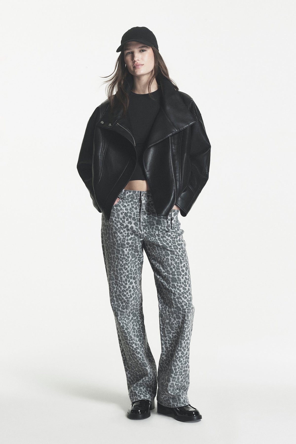 MID-RISE RHINESTUD RELAXED STRAIGHT JEAN