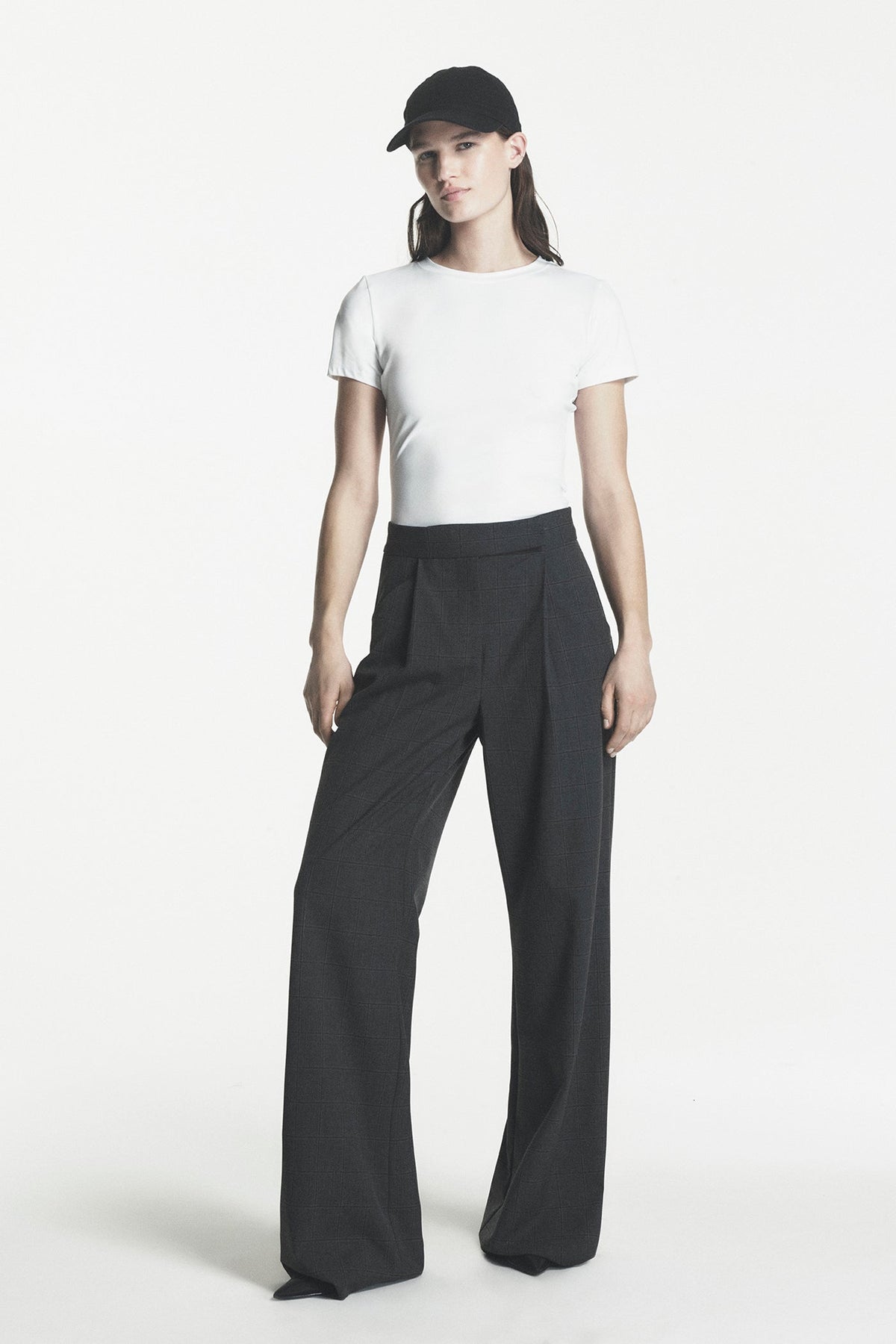 HIGH-RISE WIDE LEG PANT