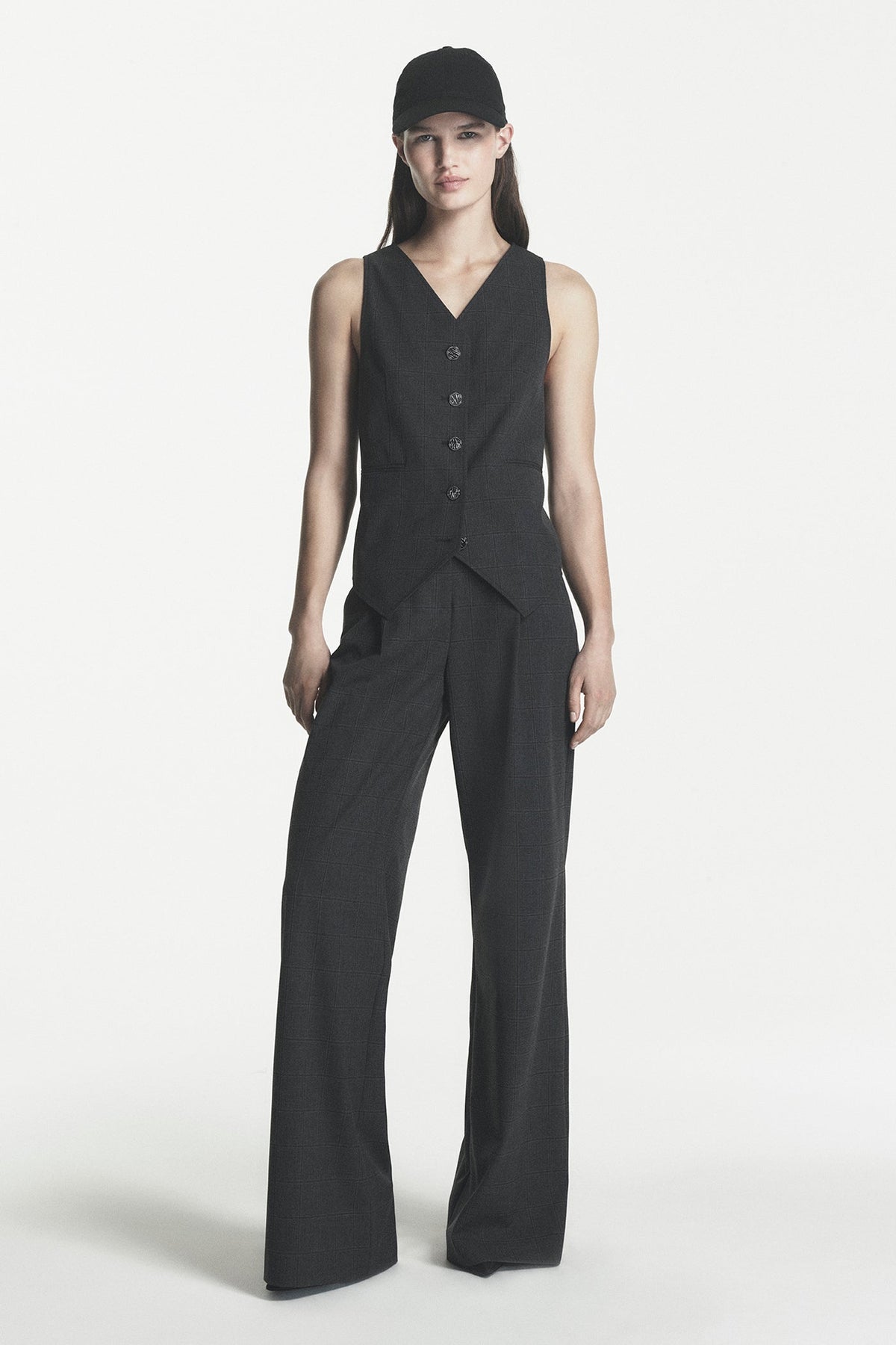 BUTTON FRONT VEST