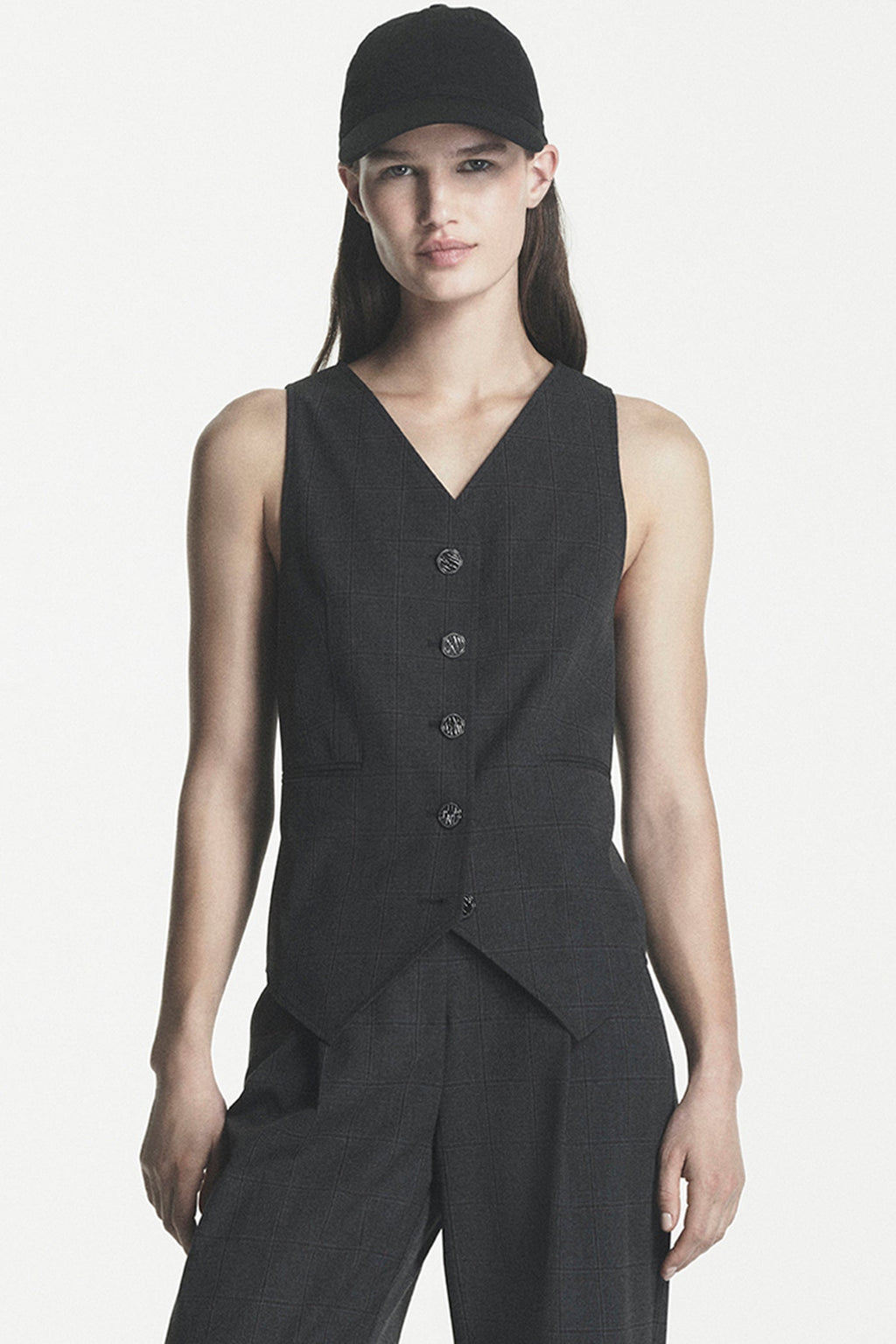 BUTTON FRONT VEST