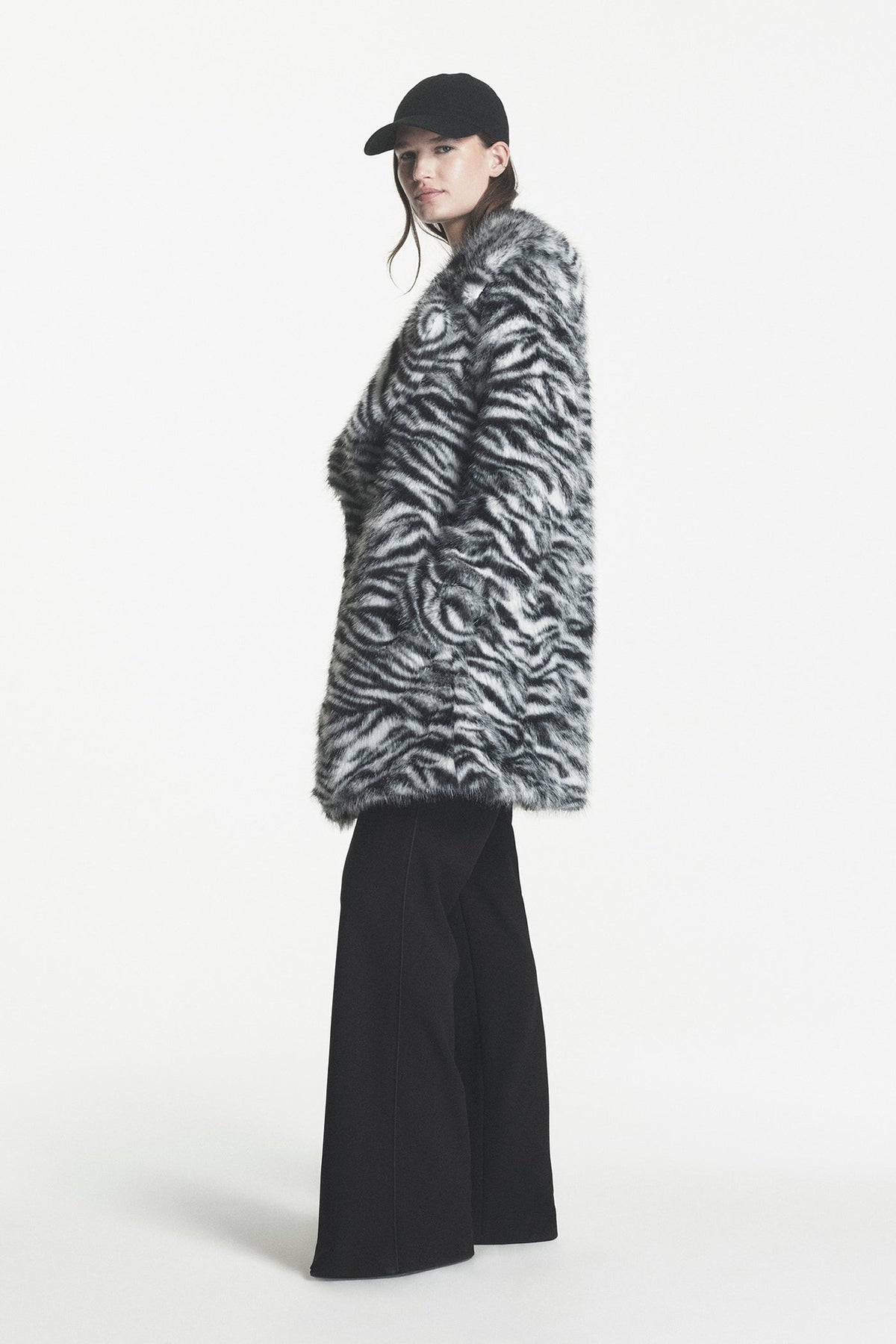 FAUX FUR SNOW LEOPARD JACKET