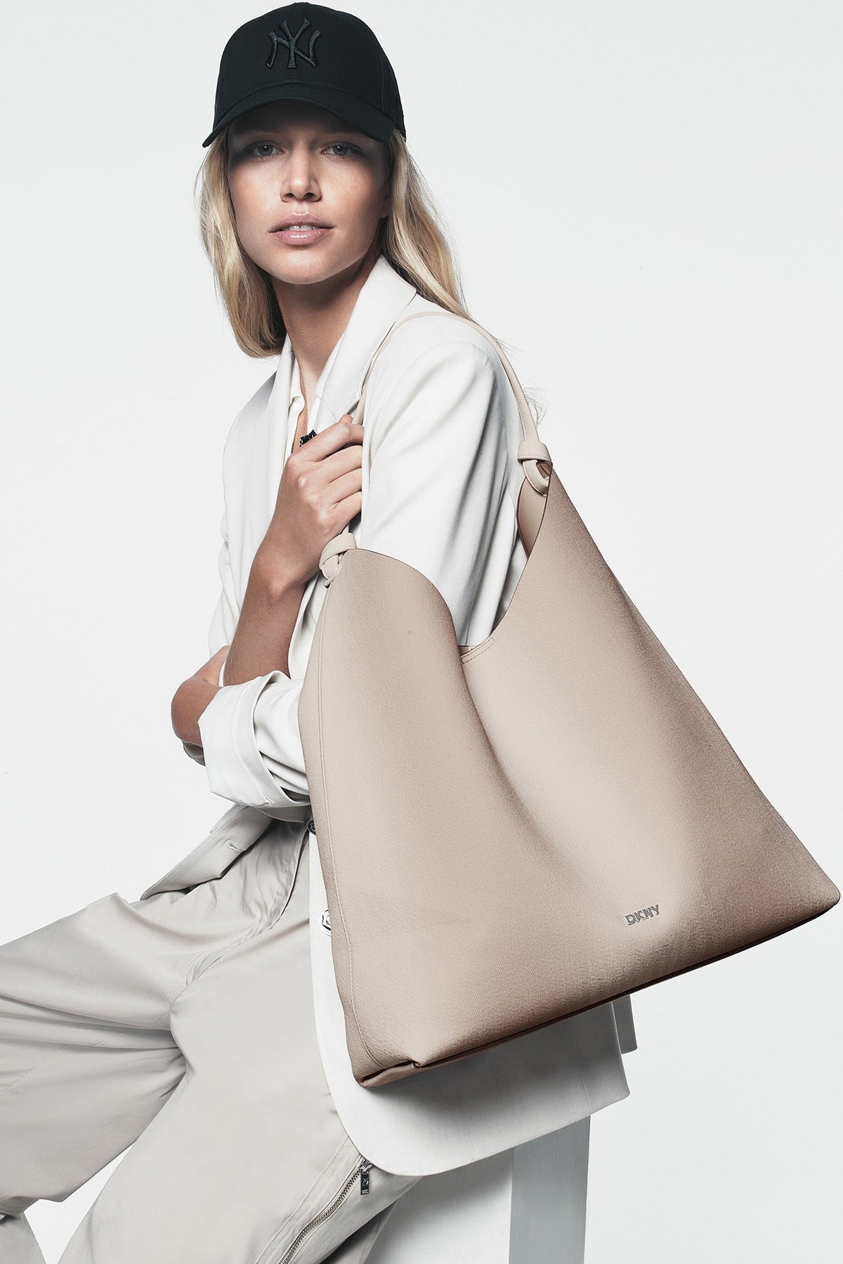 PAULA HOBO