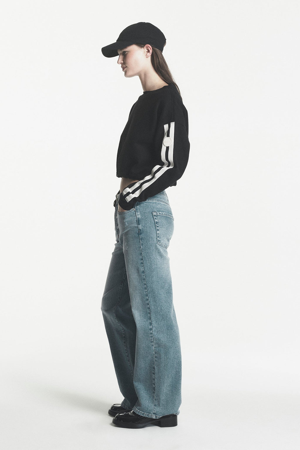 CROPPED STRIPED SWEATSHIRT