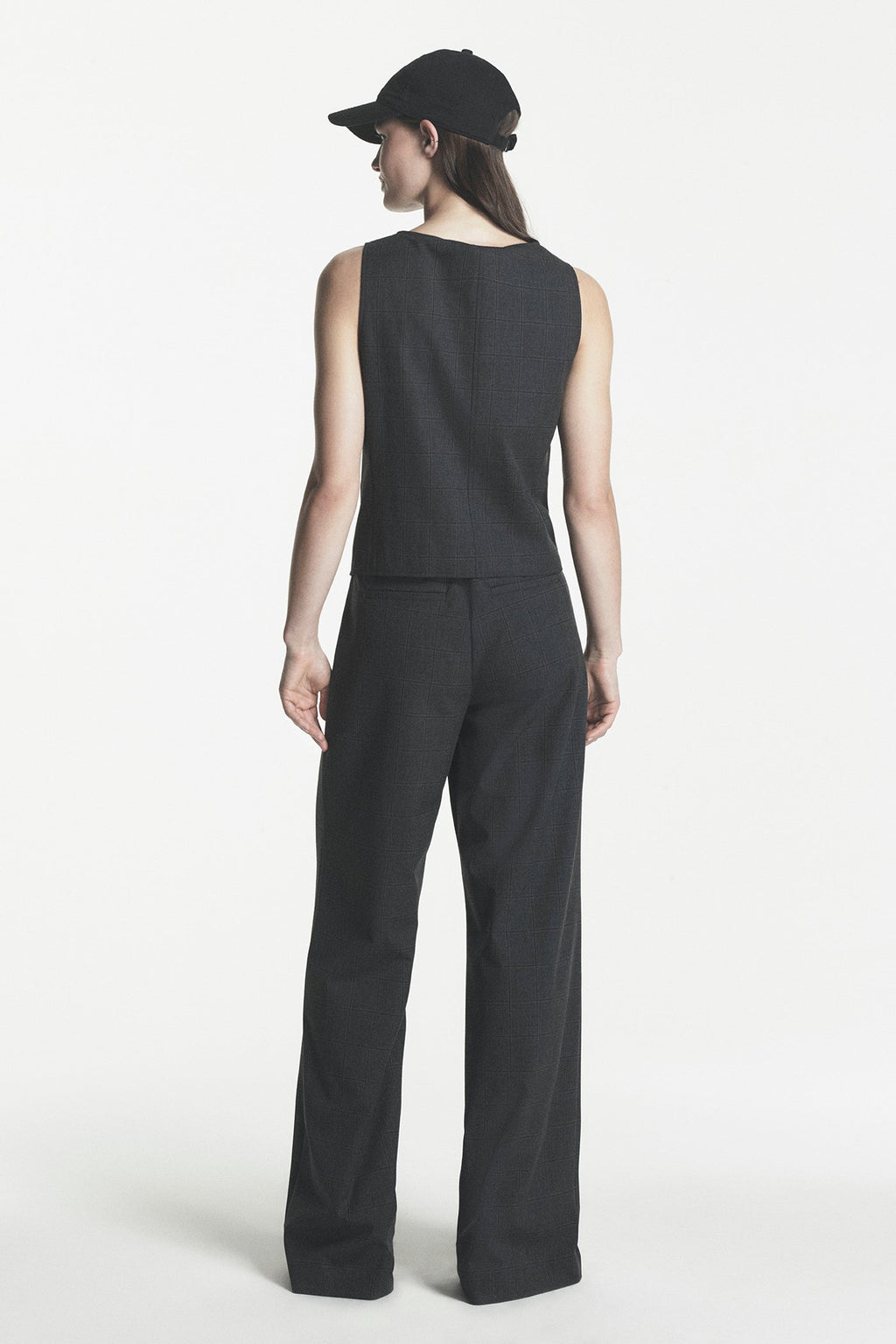 BUTTON FRONT VEST