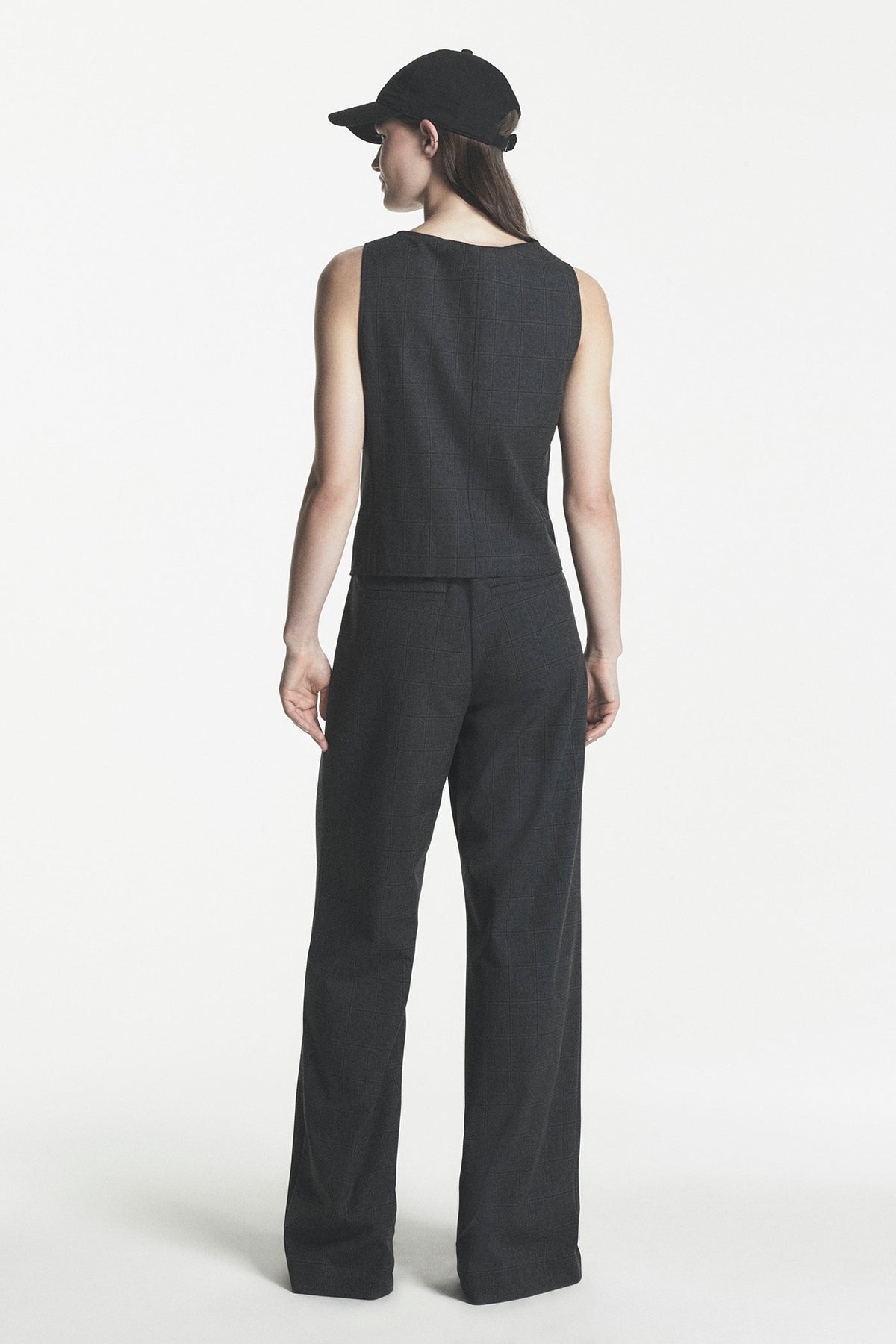 BUTTON FRONT VEST