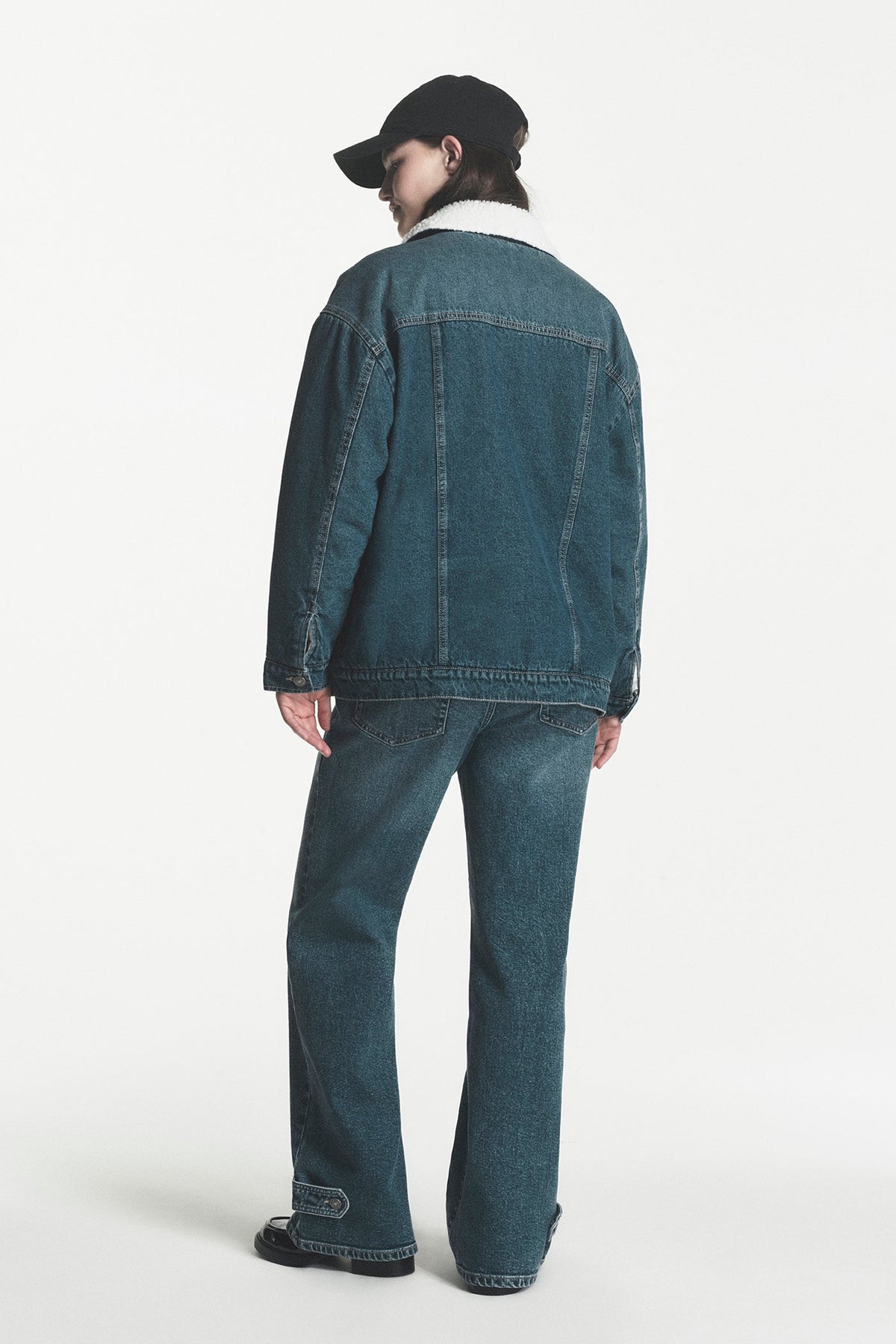 SHERPA COLLAR DENIM TRUCKER JACKET