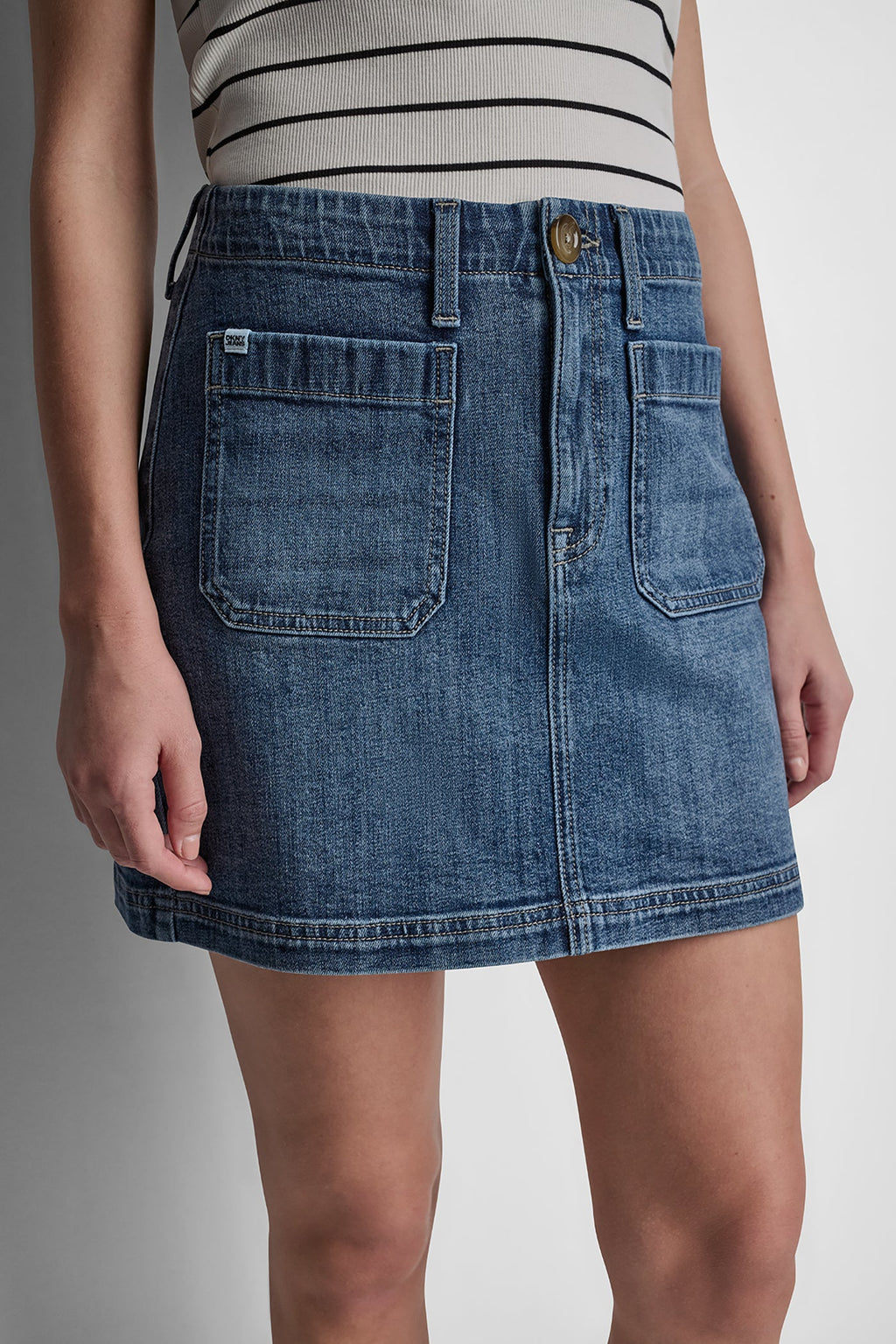 HIGH-RISE PATCH POCKET MINI SKIRT