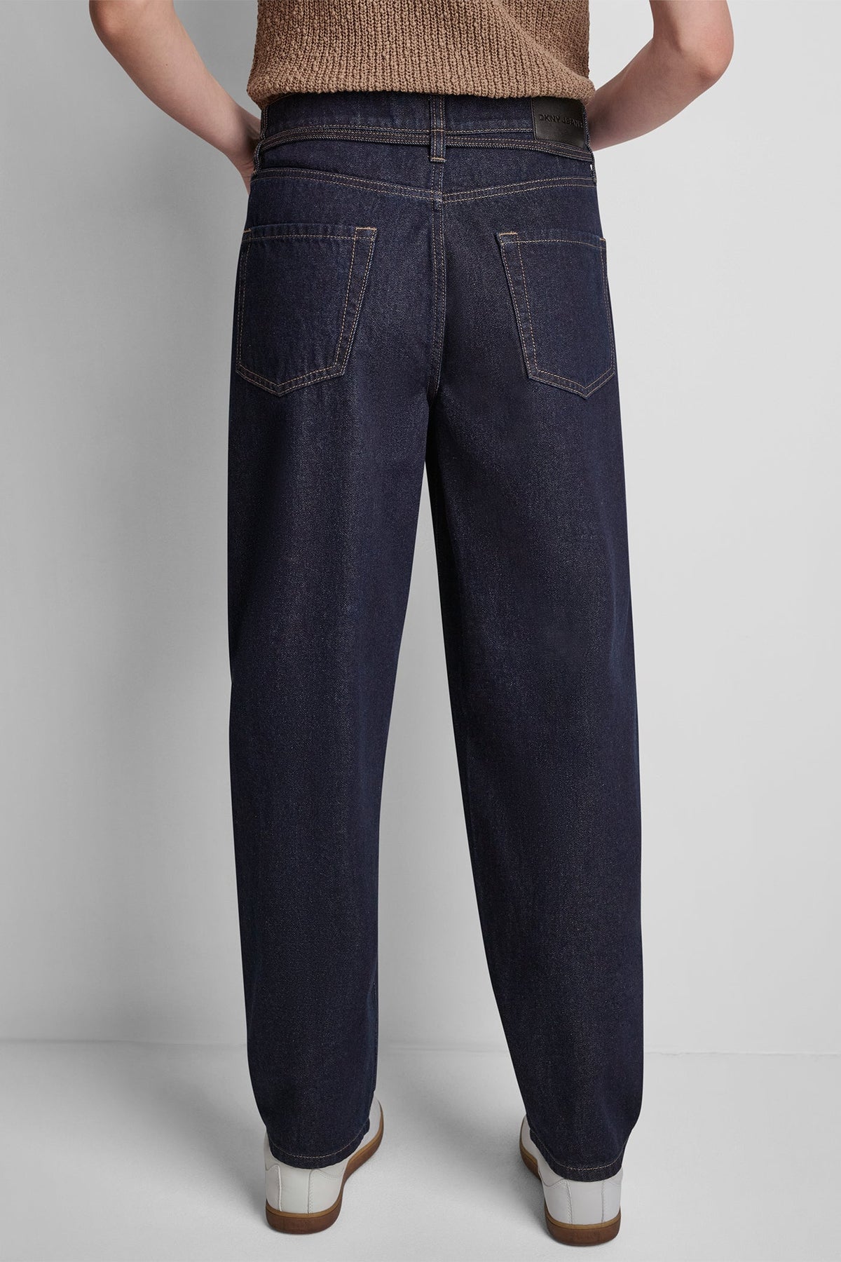 MID-RISE BARREL JEAN