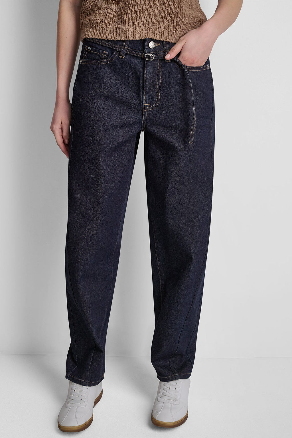 MID-RISE BARREL JEAN