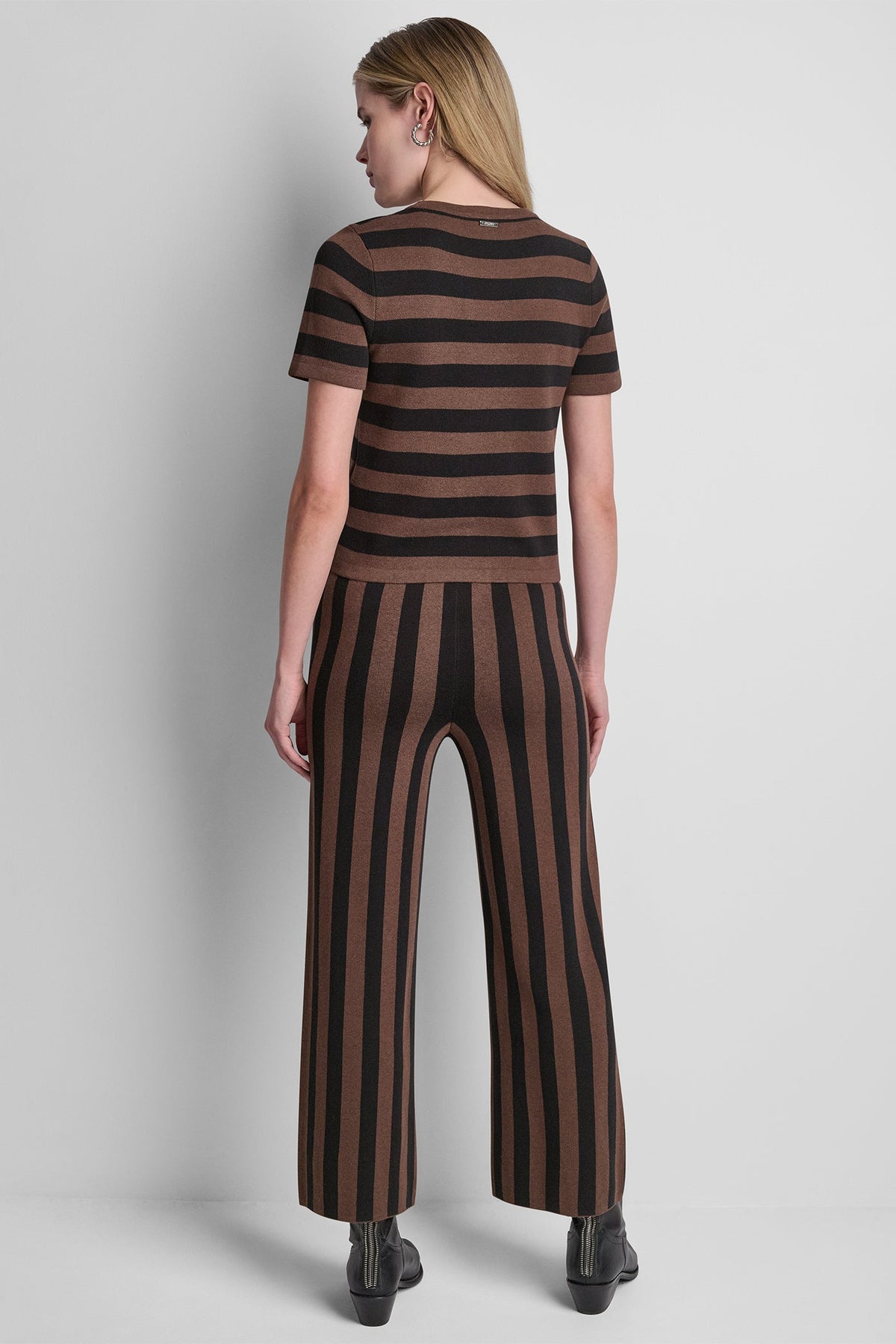 SHORT SLEEVE STRIPE SWEATER