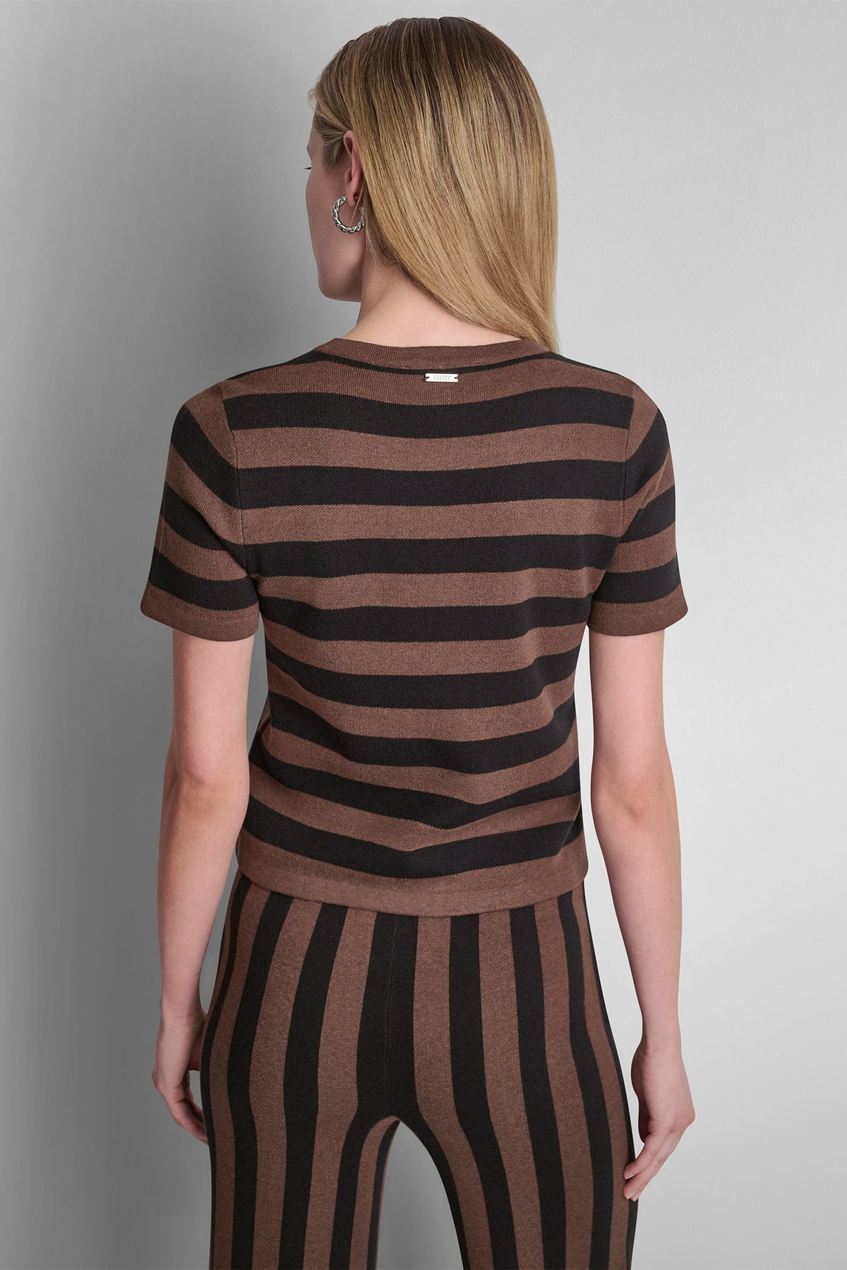 SHORT SLEEVE STRIPE SWEATER