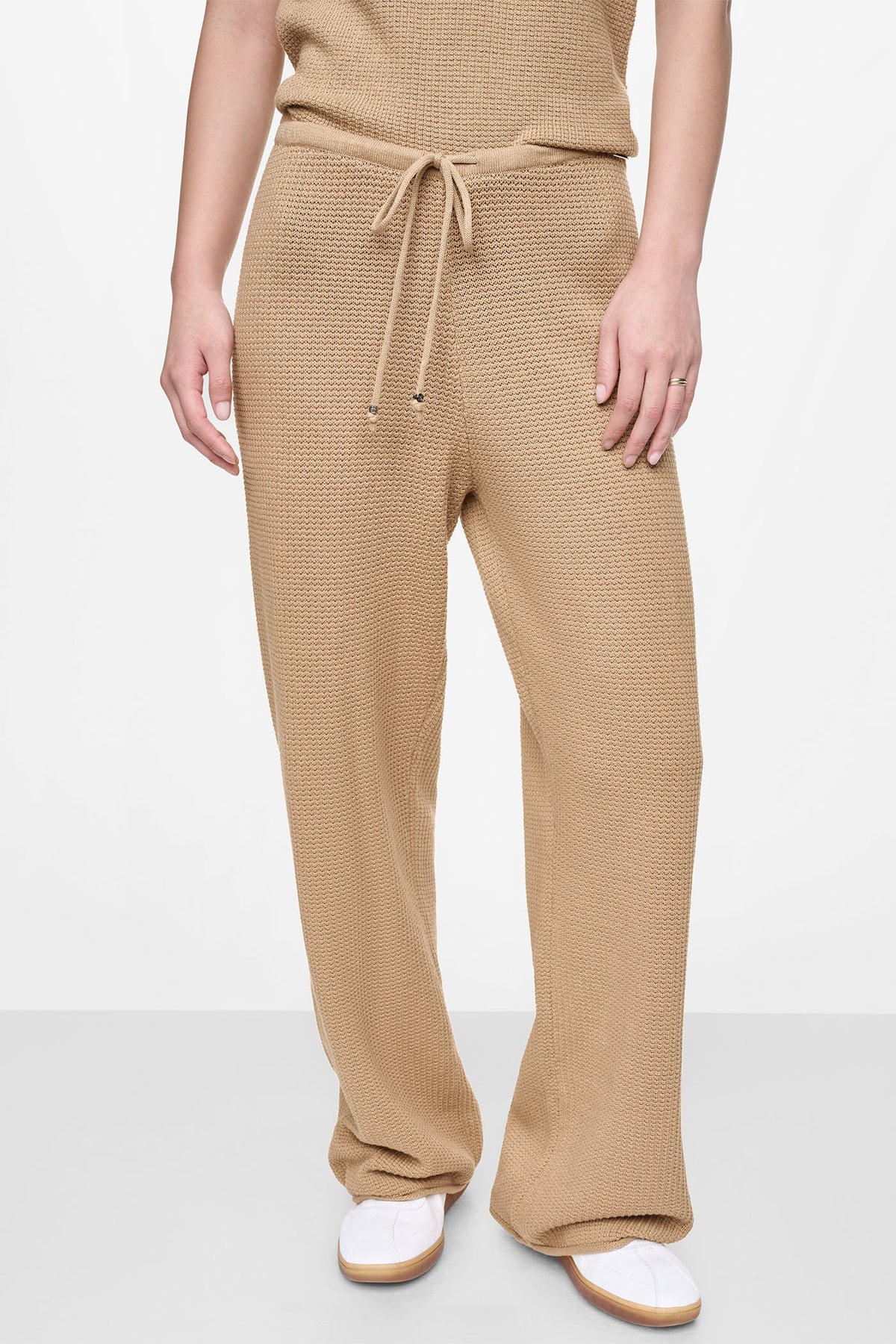TUCK STITCH HIGH-RISE DRAWSTRING PANT