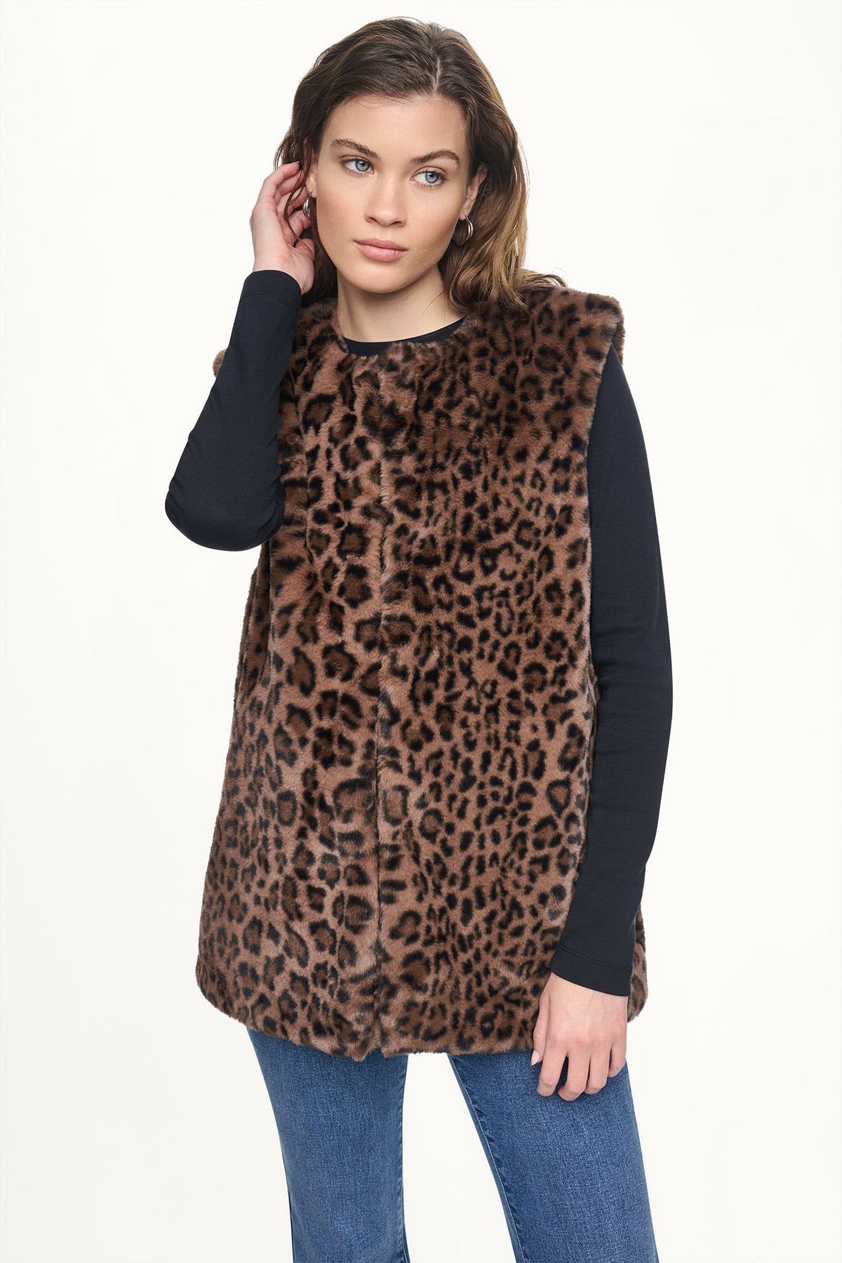 FAUX FUR COLLARLESS VEST