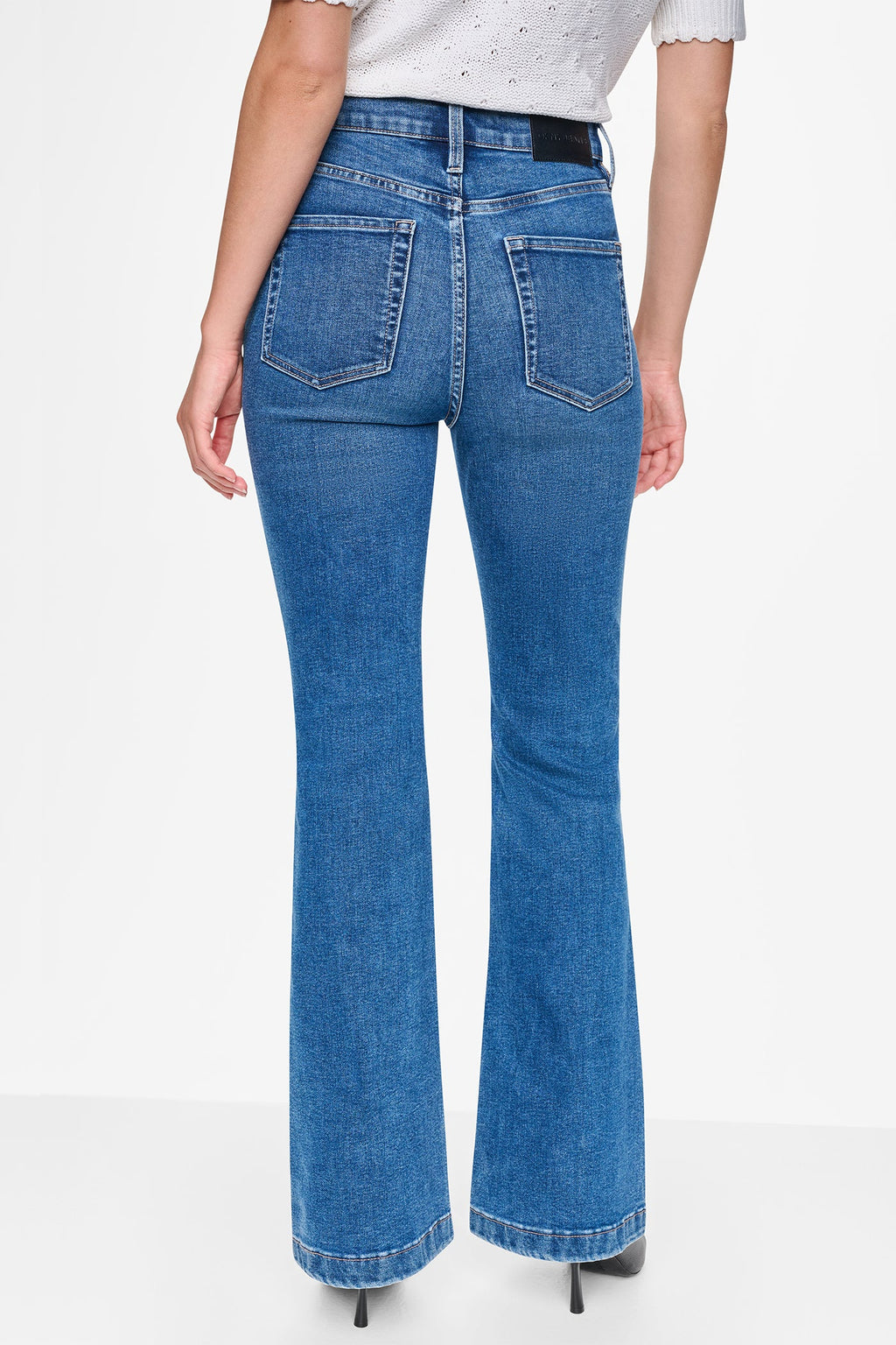 HIGH-RISE FLARE JEAN