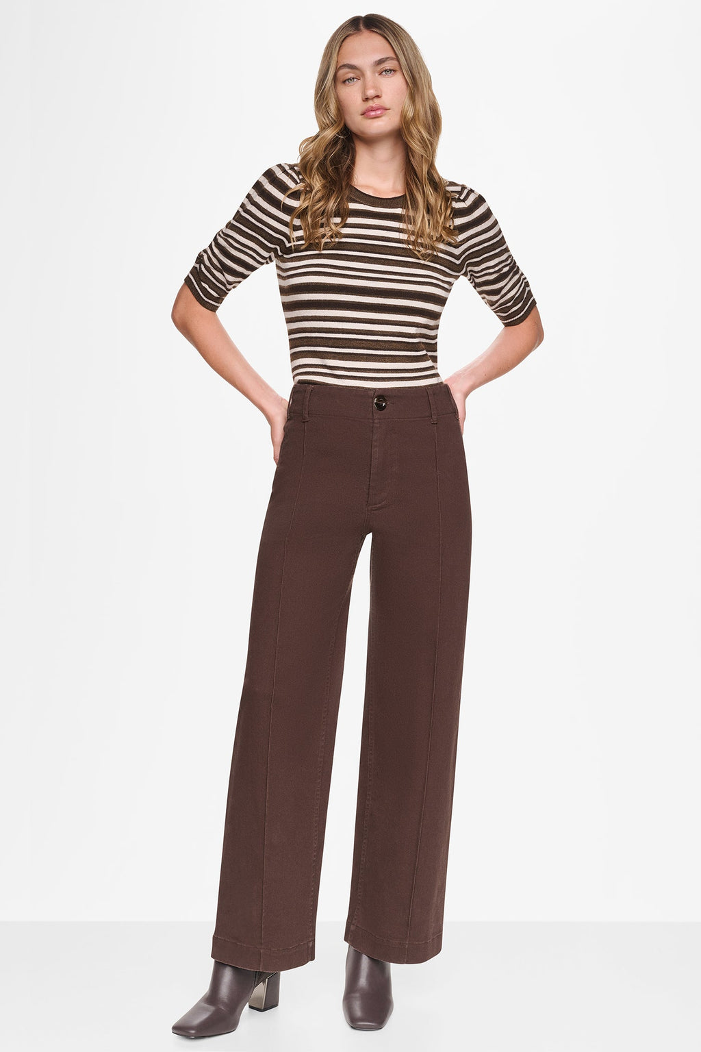 HIGH-RISE PINTUCKED WIDE-LEG JEAN