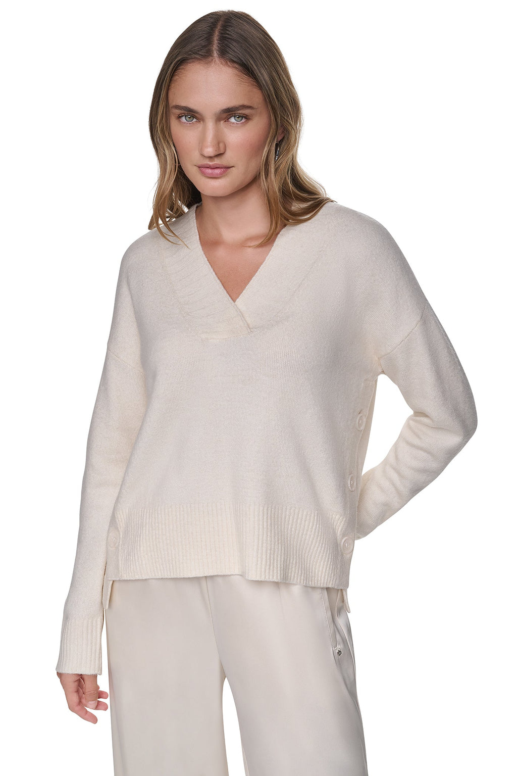 BUTTON DETAIL V-NECK SWEATER