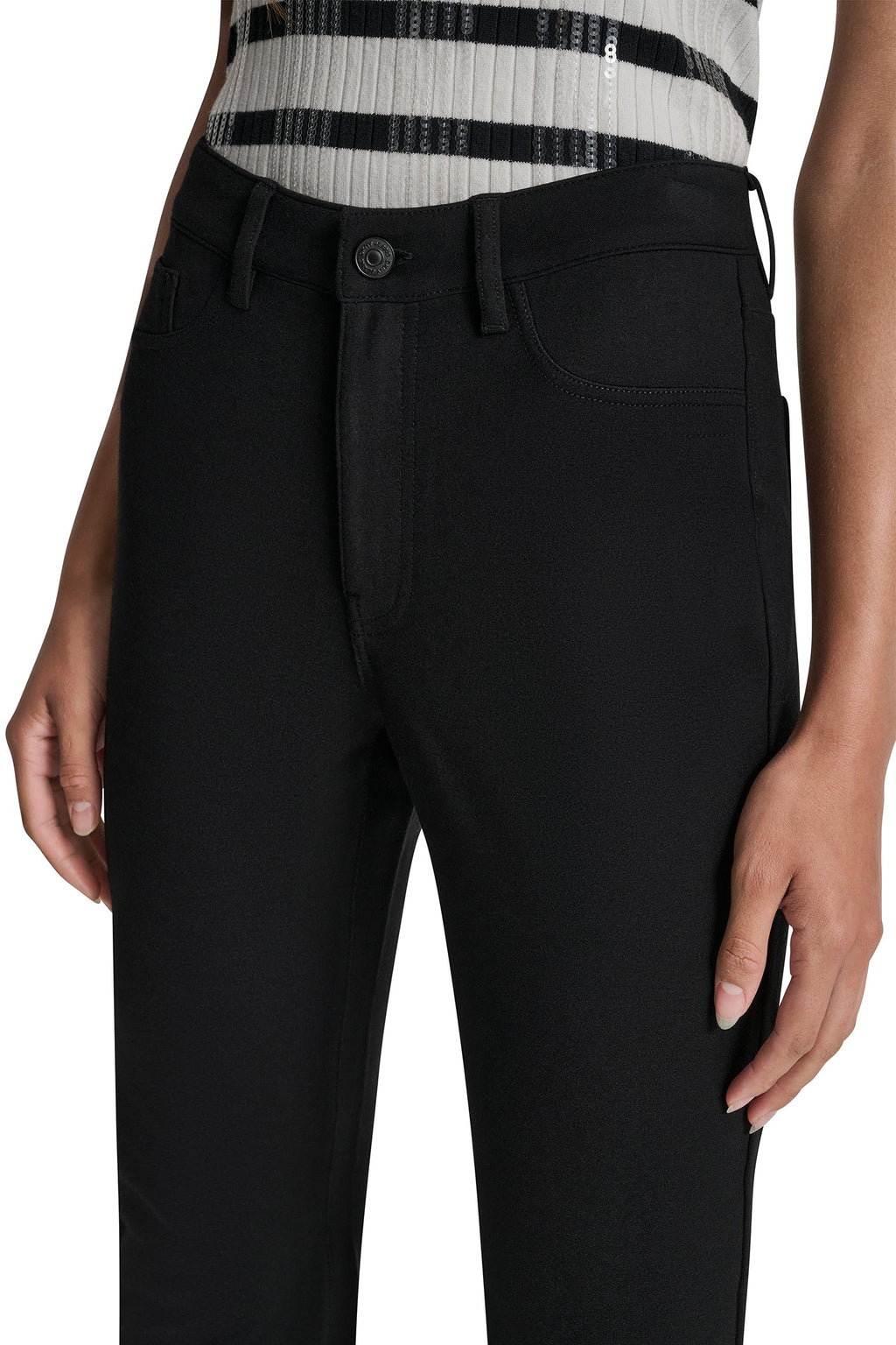 MID-RISE SLIM BOOTCUT PANT