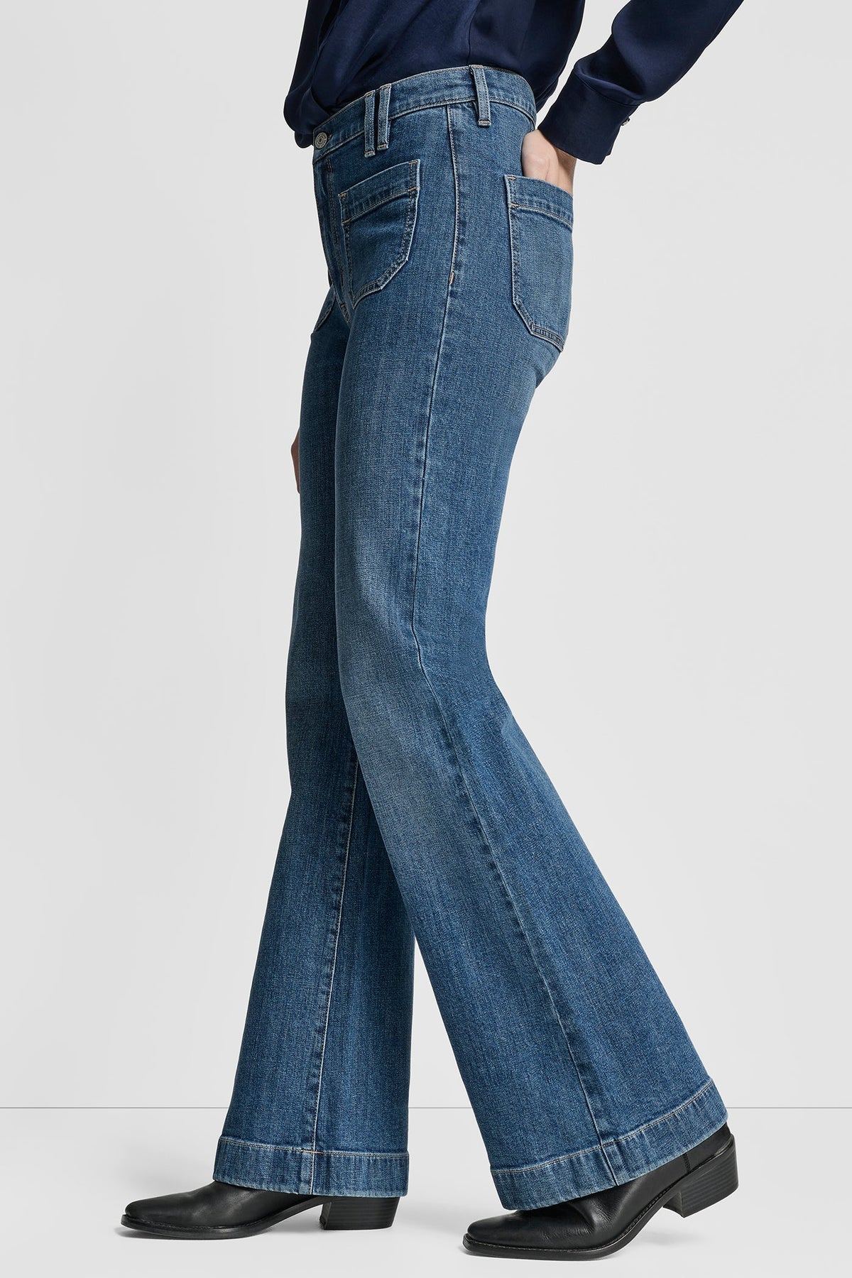 HIGH-RISE FLARE JEAN