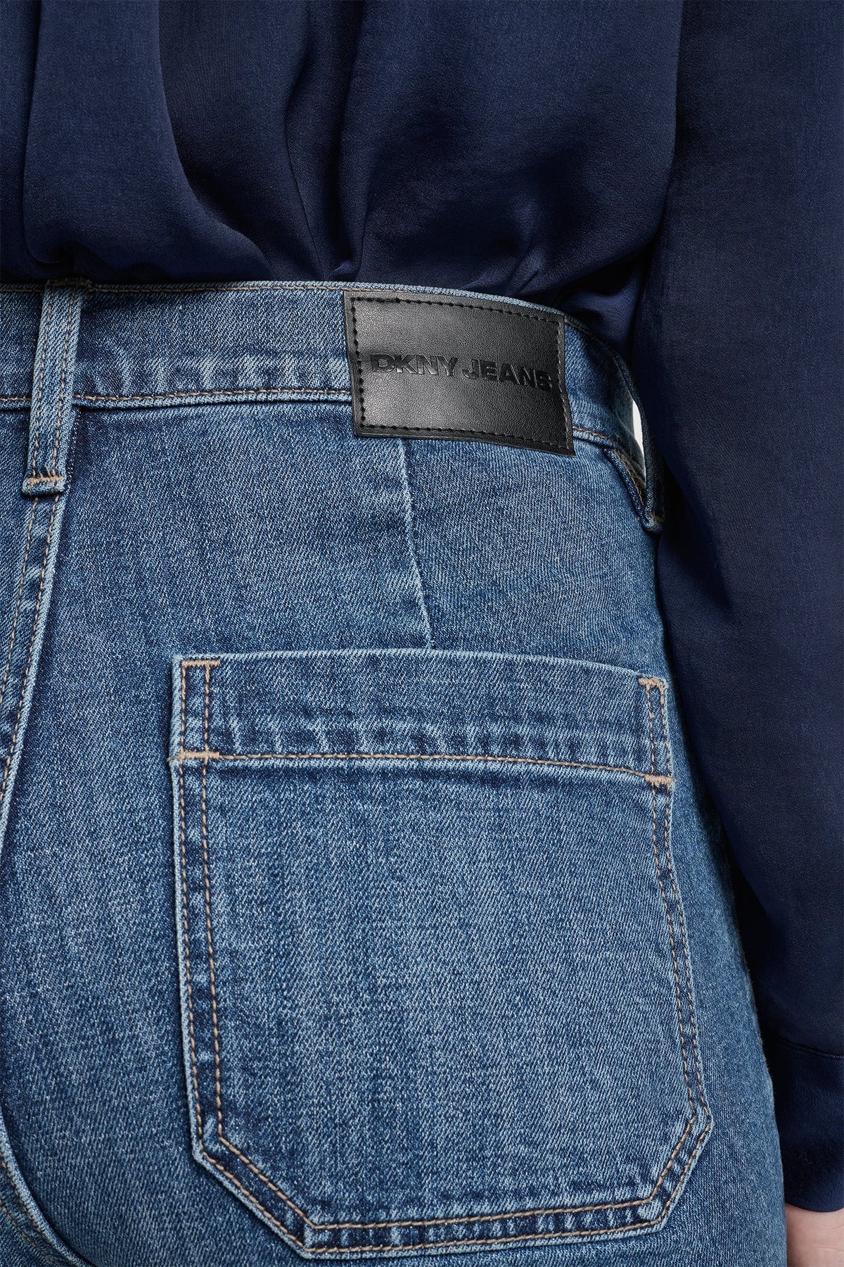 HIGH-RISE FLARE JEAN