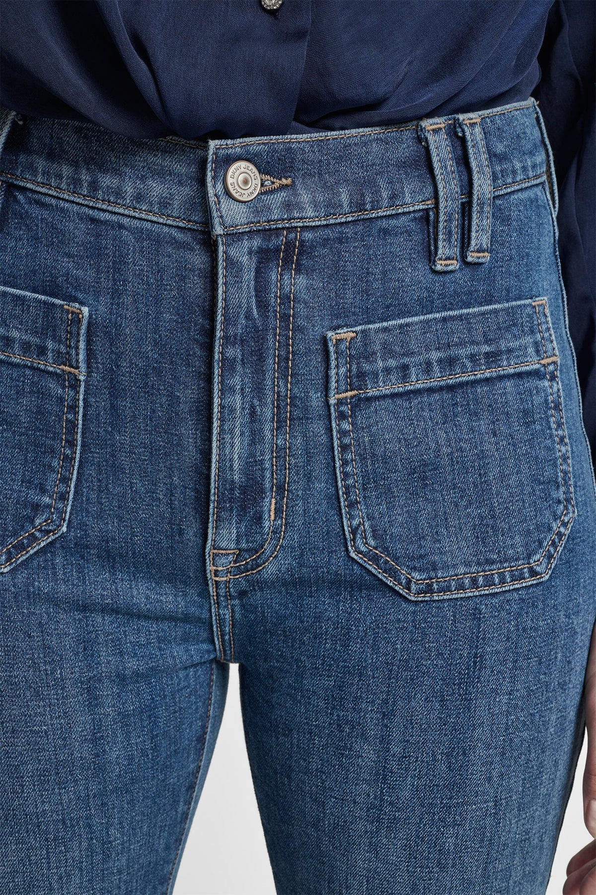 HIGH-RISE FLARE JEAN