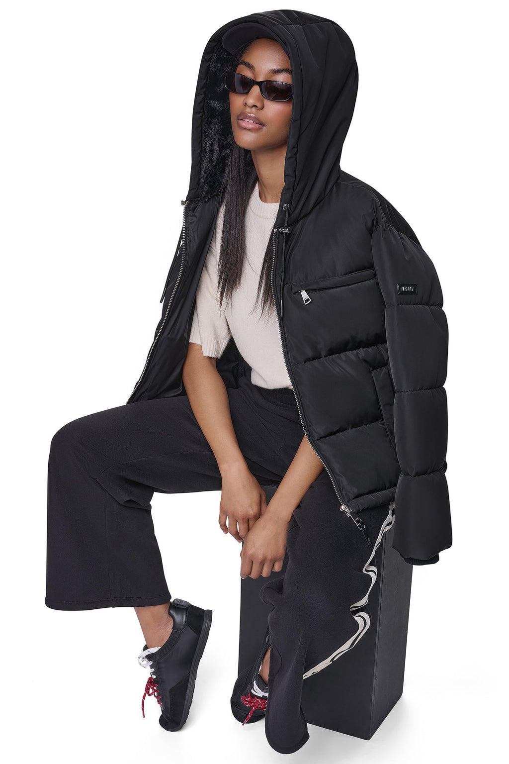 CONTRAST LINED SHORT HOODED PUFFER