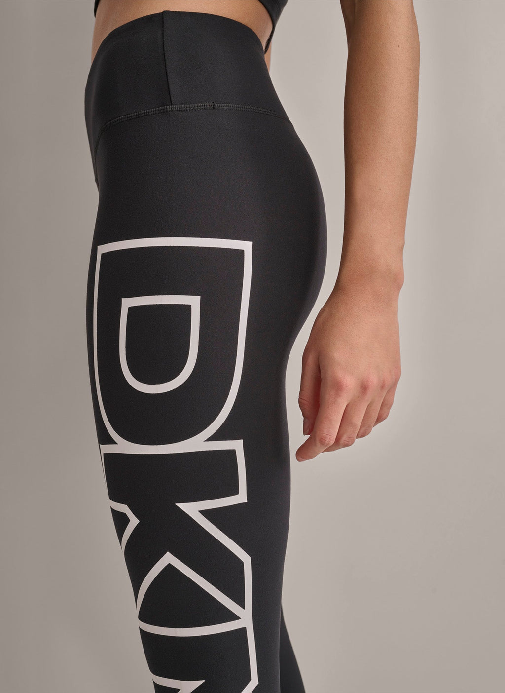 HIGH-RISE LOGO 7/8 LENGTH LEGGING