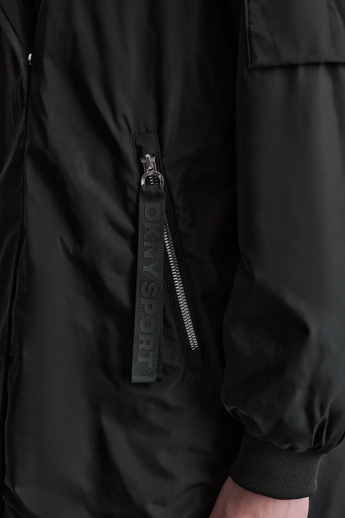 LONG JACKET WITH REMOVABLE HOOD