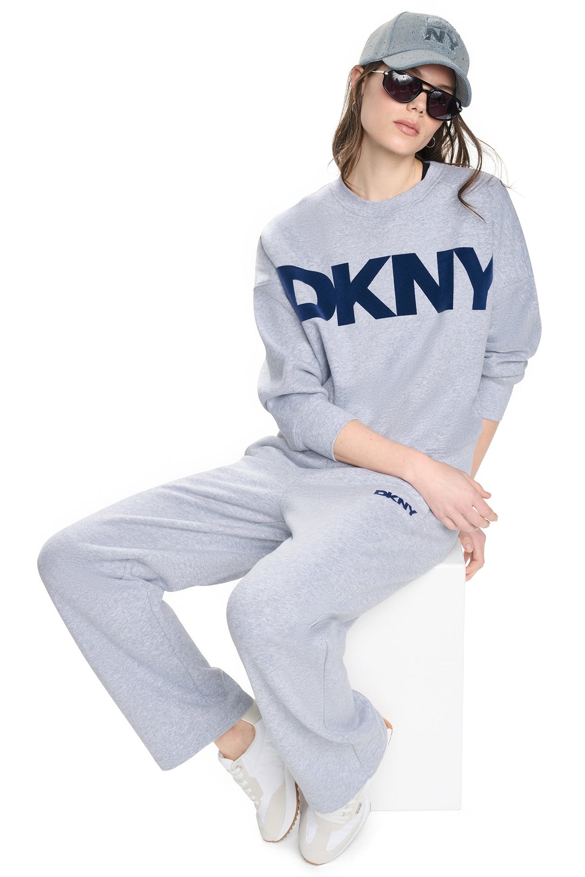FLOCKED VARSITY LOGO SWEATSHIRT