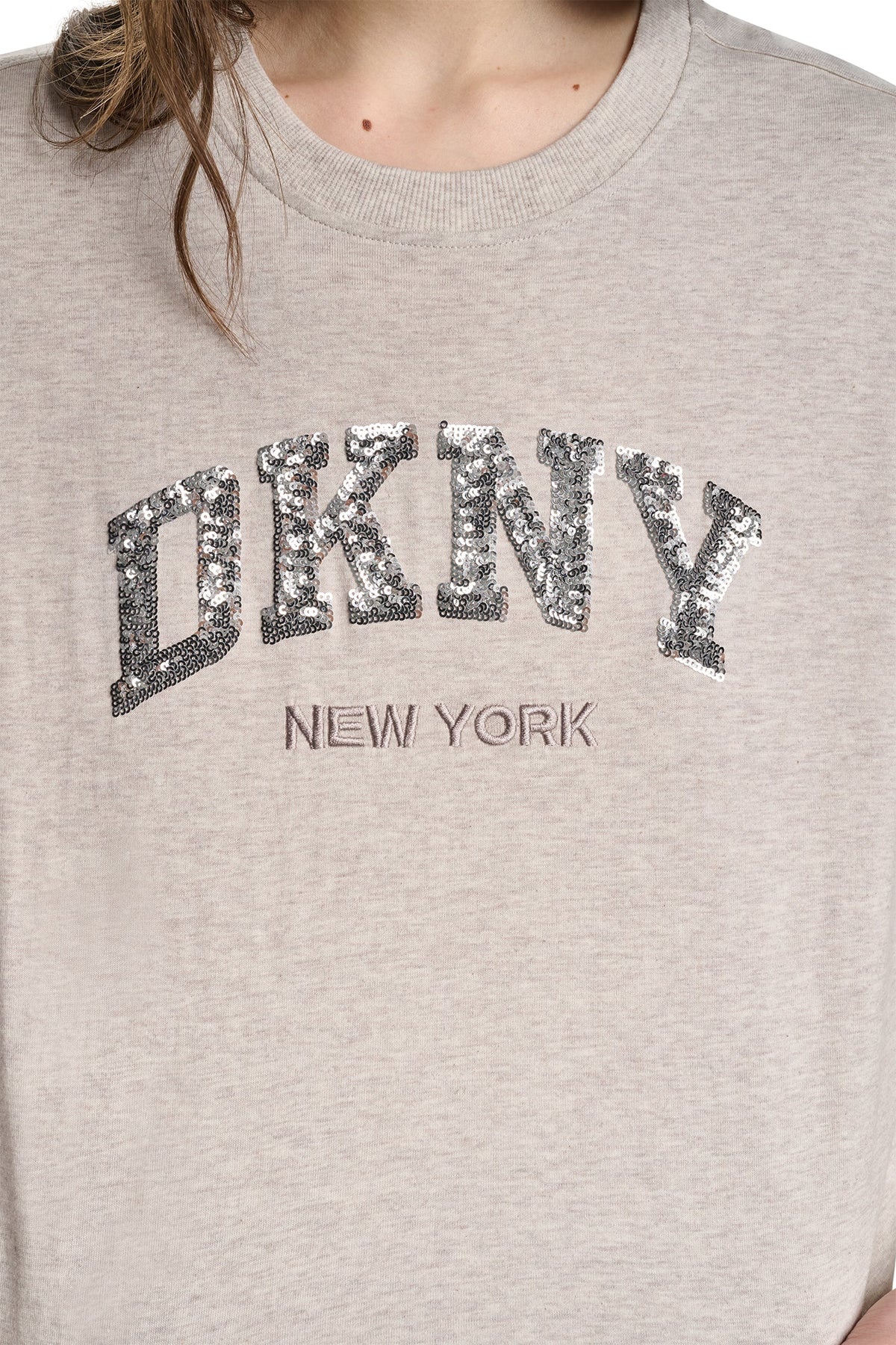 CROPPED SEQUIN VARSITY LOGO TEE