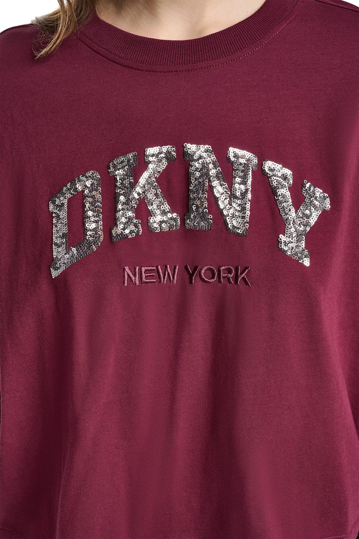CROPPED SEQUIN VARSITY LOGO TEE