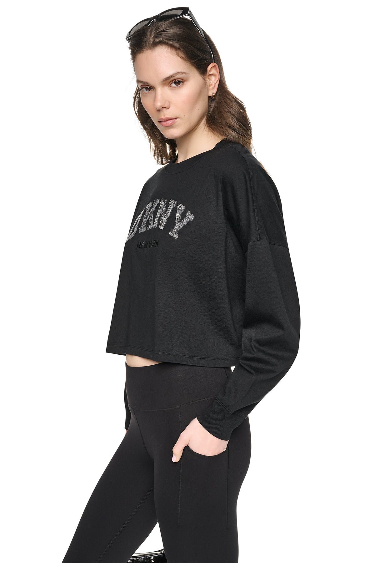 CROPPED SEQUIN VARSITY LOGO TEE