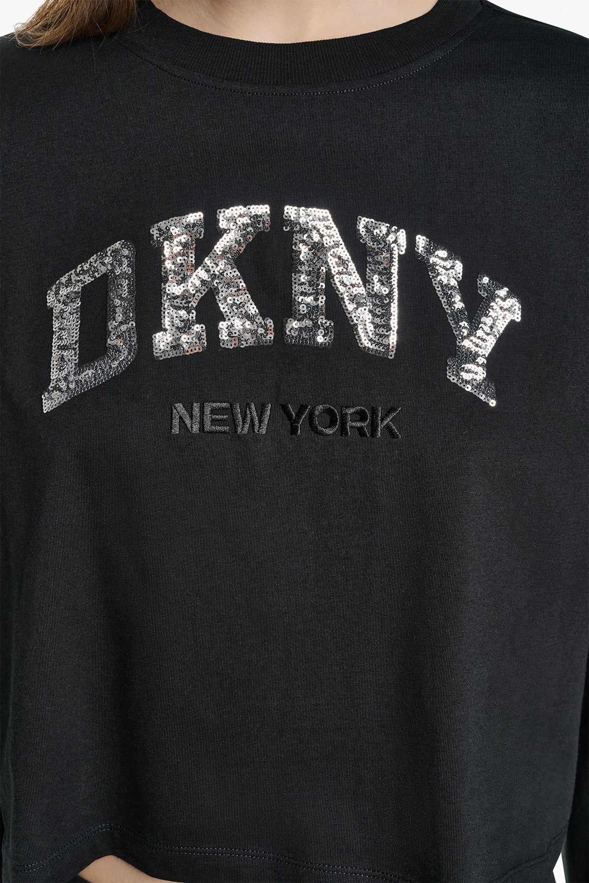 CROPPED SEQUIN VARSITY LOGO TEE