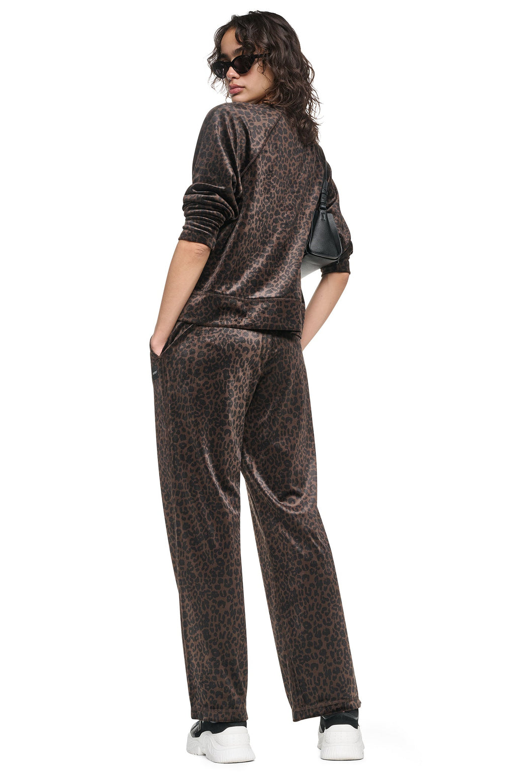 VELOUR ANIMAL PRINT PULLOVER