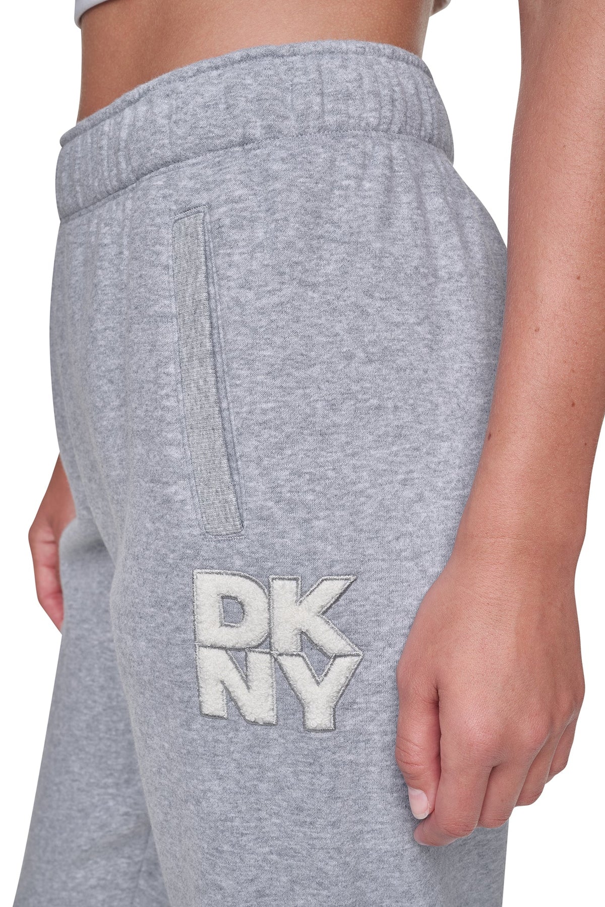 MID-RISE CHENILLE LOGO RELAXED JOGGER