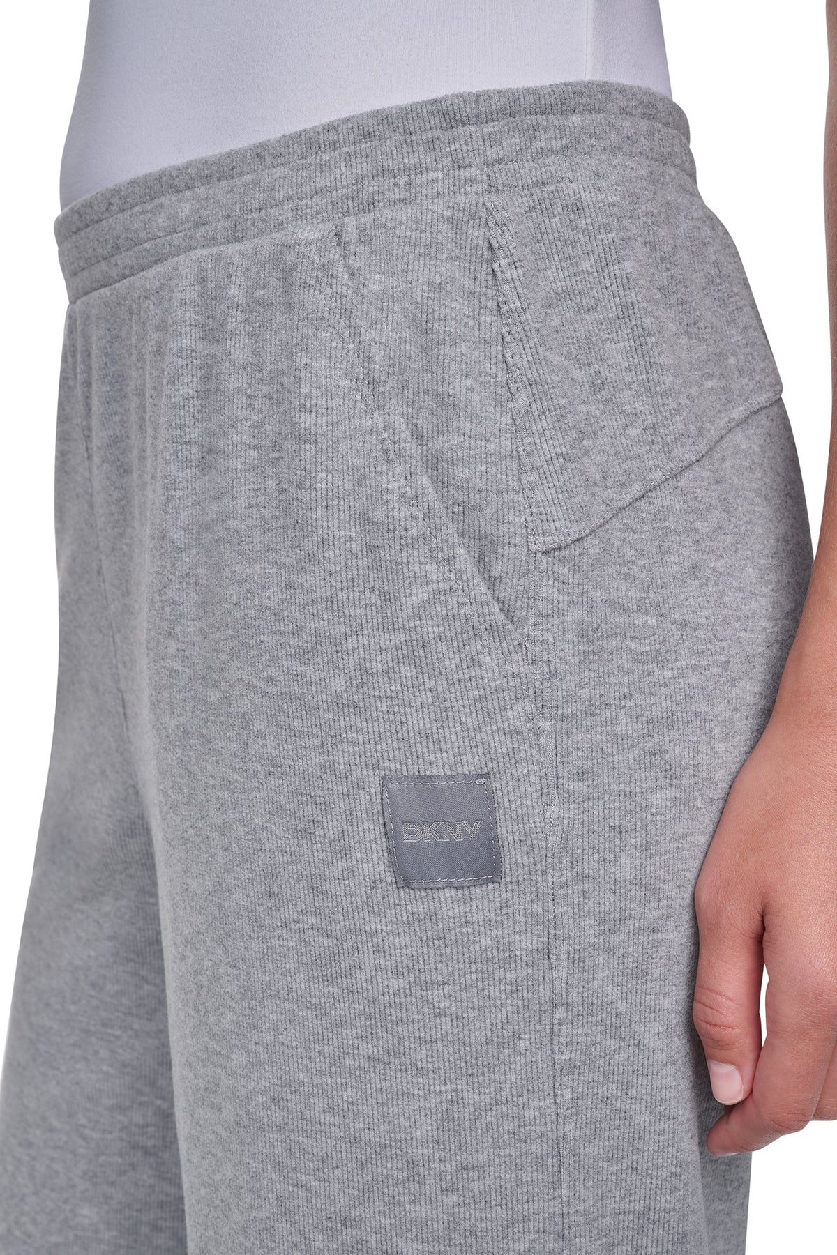 HIGH-RISE RELAXED STRAIGHT LEG PANT