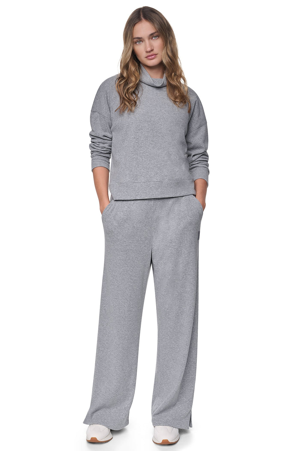 HIGH-RISE RELAXED STRAIGHT LEG PANT