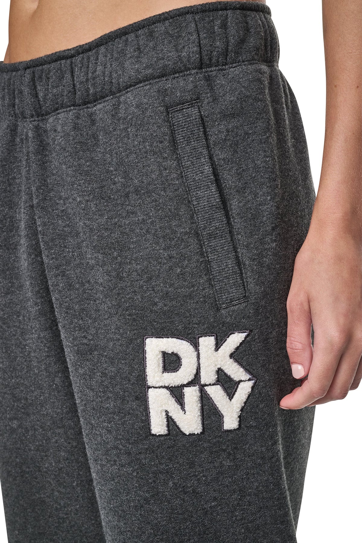 MID-RISE CHENILLE LOGO RELAXED JOGGER