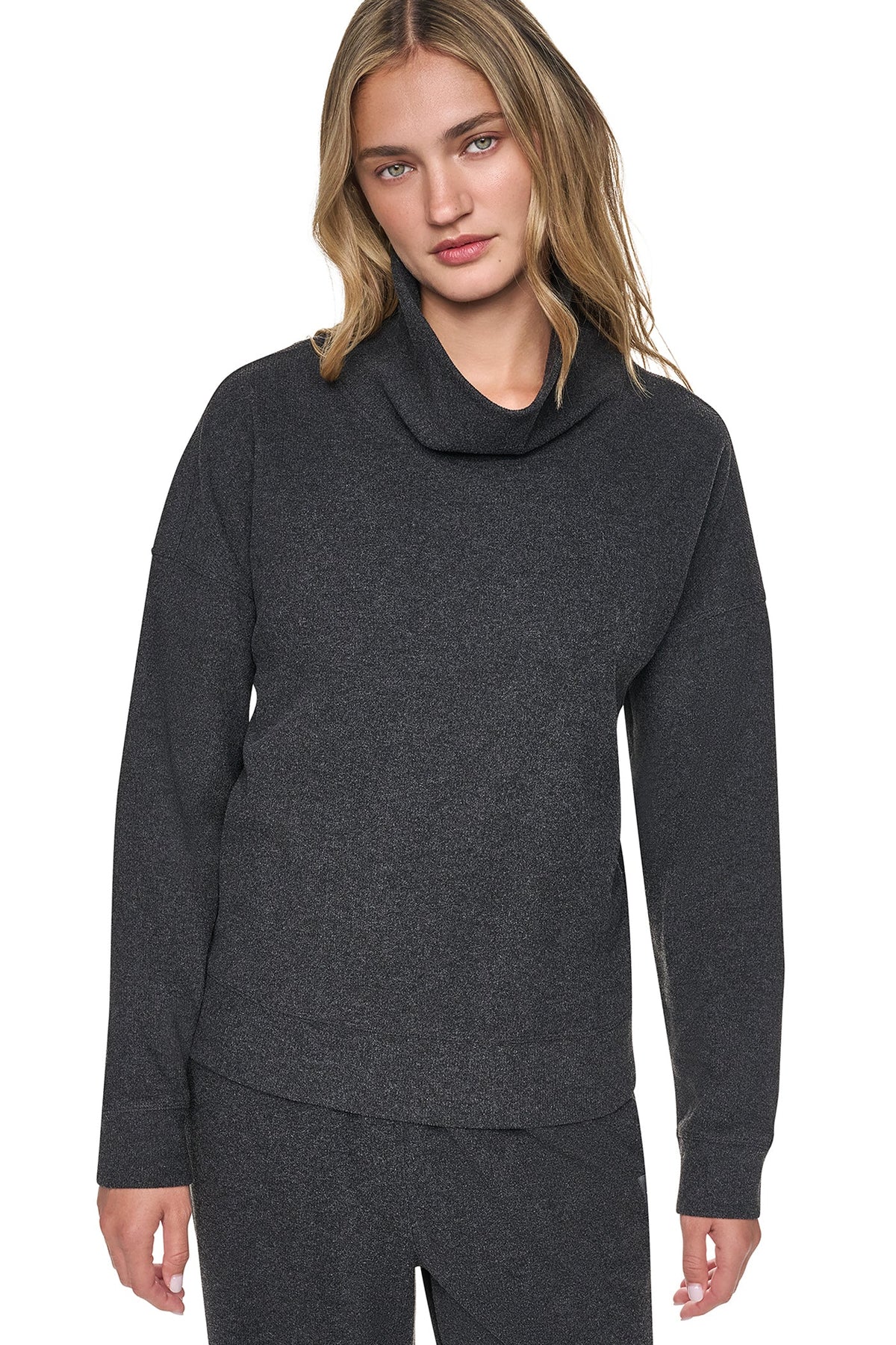 FUNNEL NECK PULLOVER