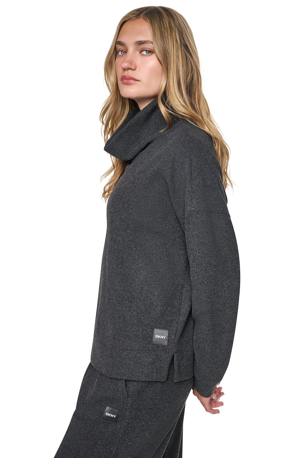 FUNNEL NECK PULLOVER