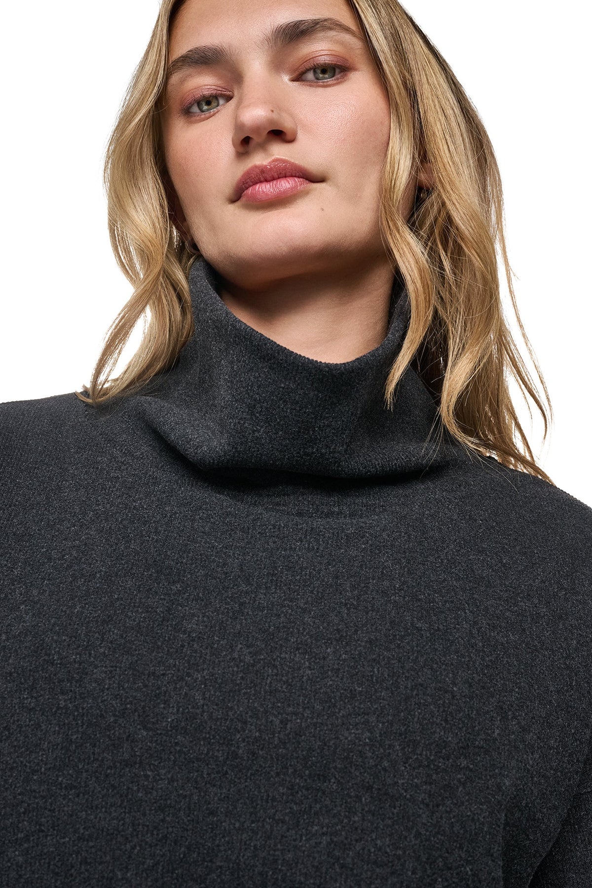 FUNNEL NECK PULLOVER