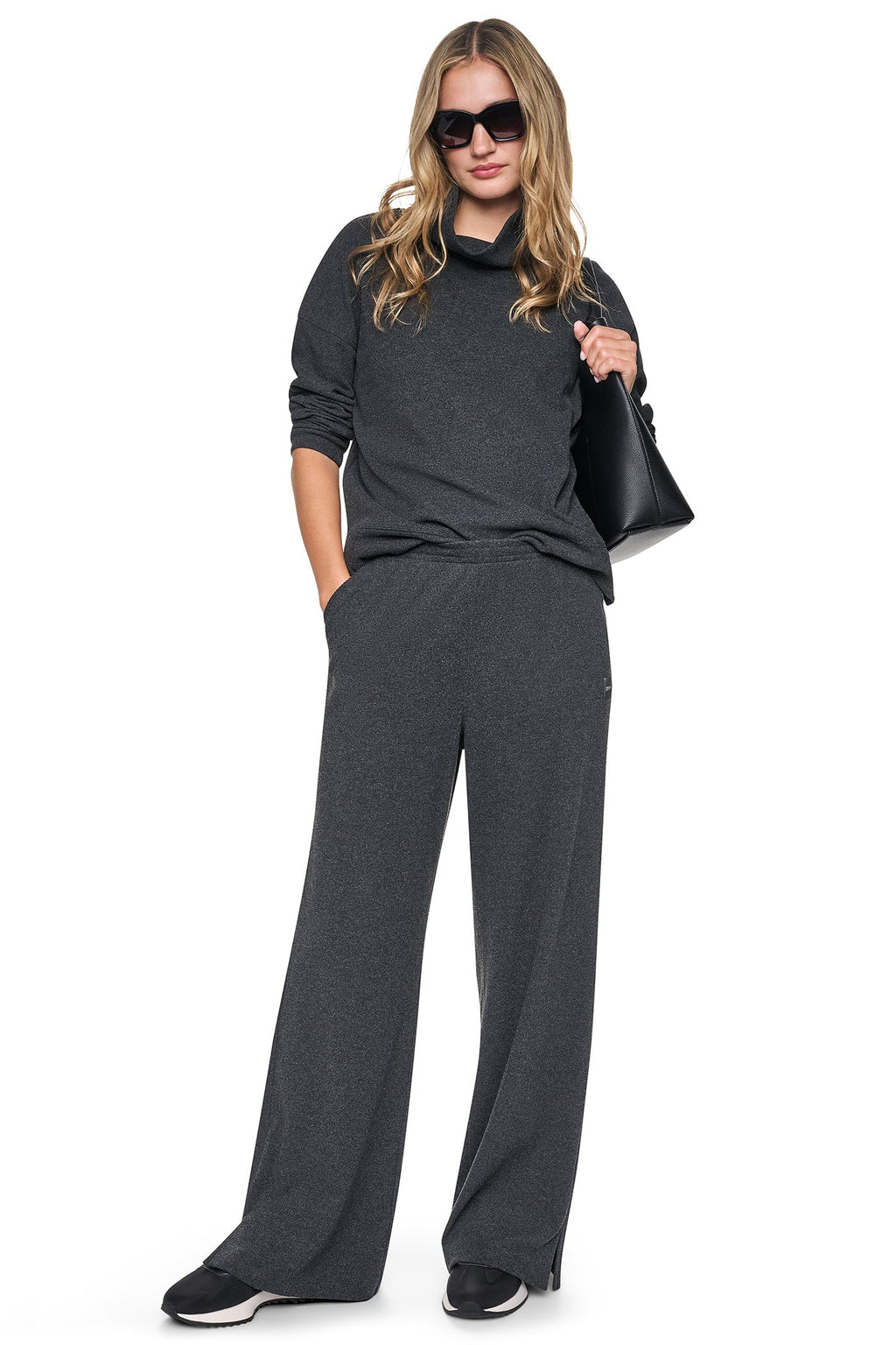 HIGH-RISE RELAXED STRAIGHT LEG PANT