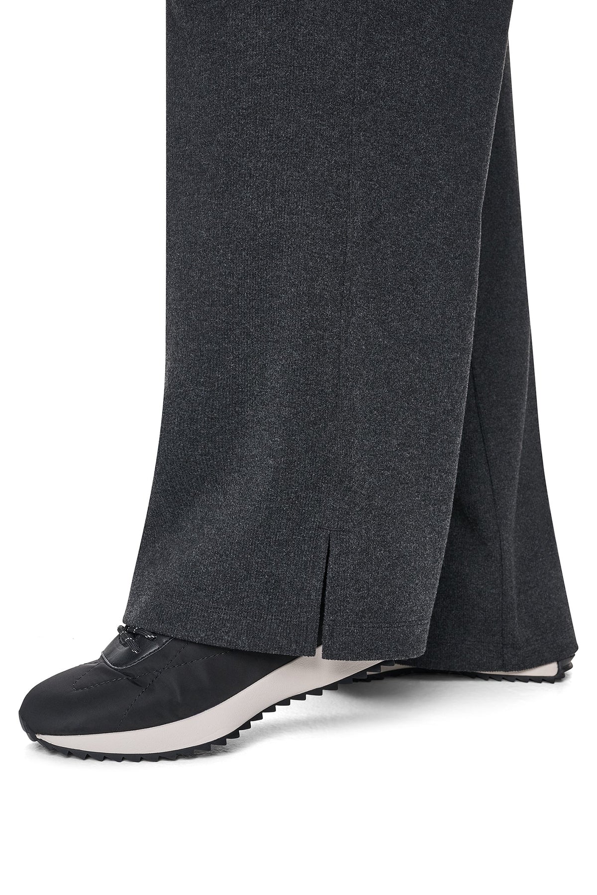 HIGH-RISE RELAXED STRAIGHT LEG PANT