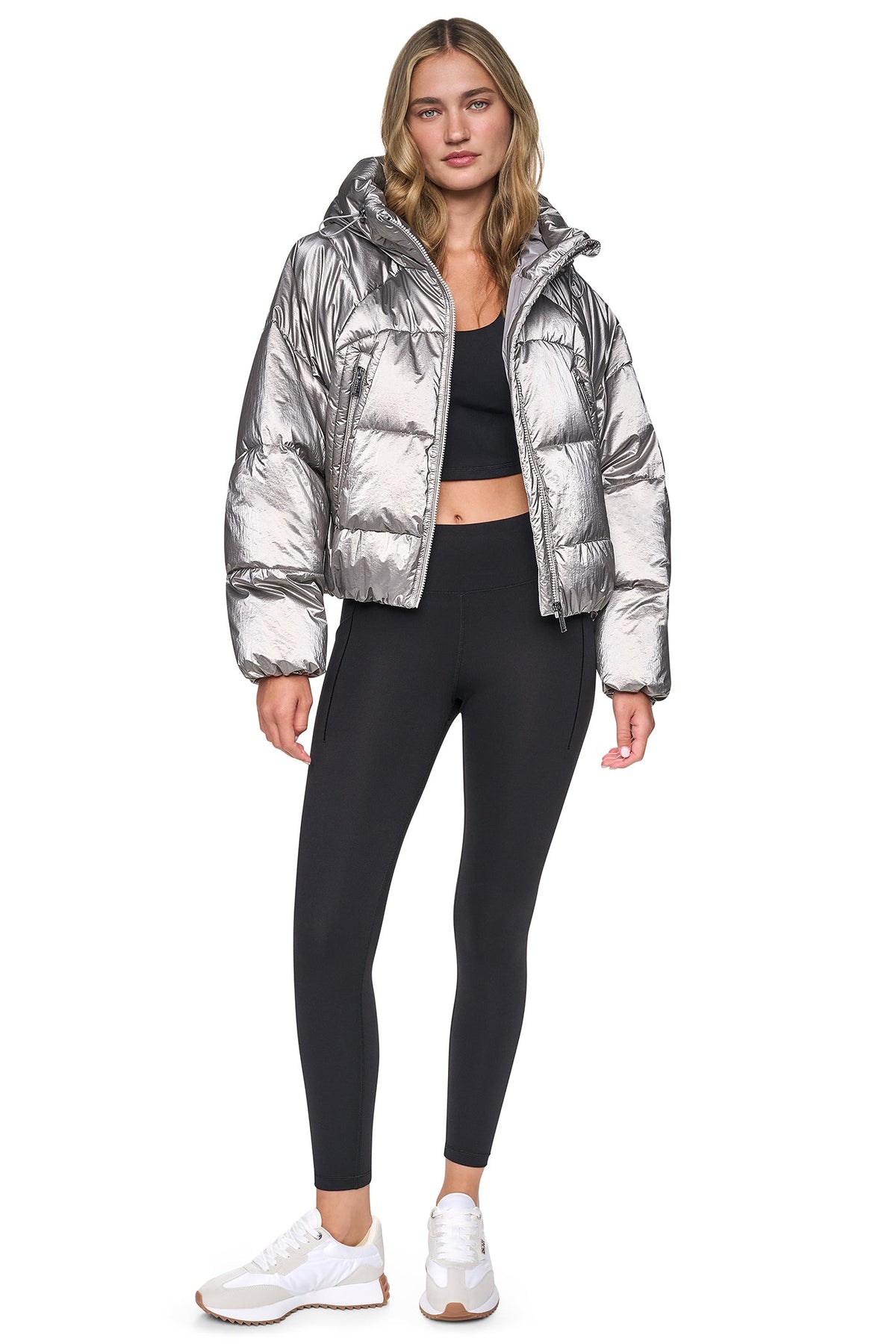 SHORT HOODED PUFFER