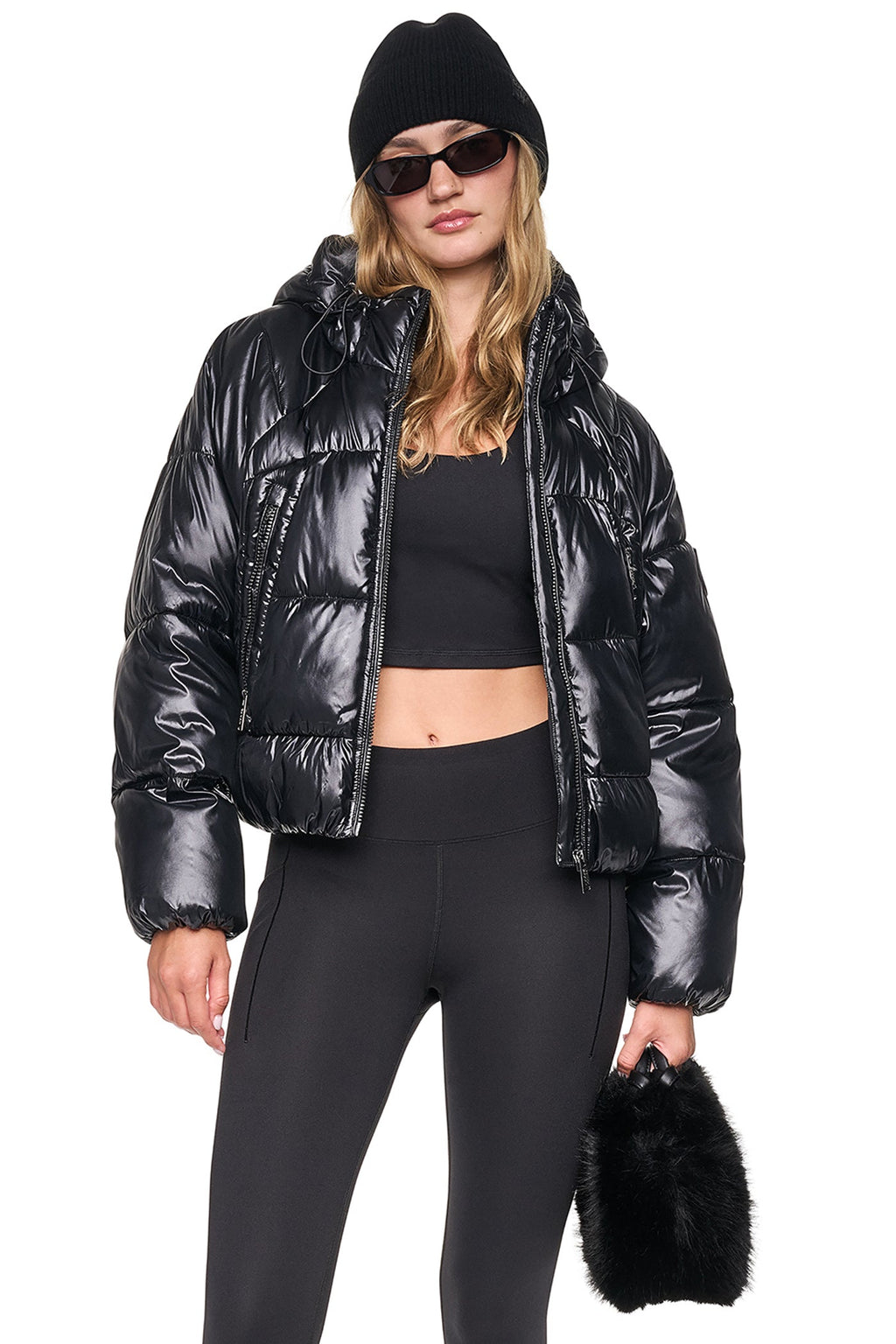 SHORT HOODED PUFFER