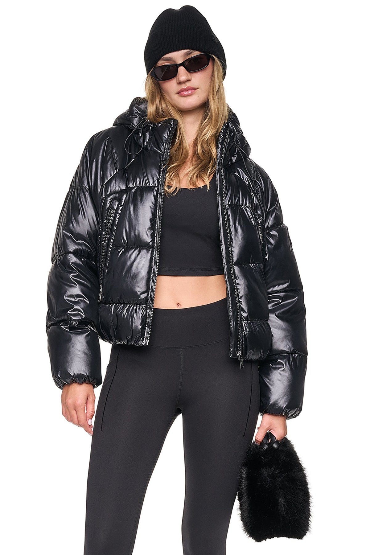 SHORT HOODED PUFFER