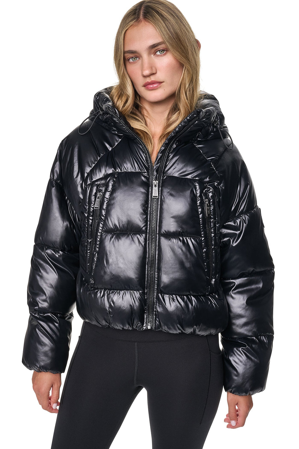 SHORT HOODED PUFFER