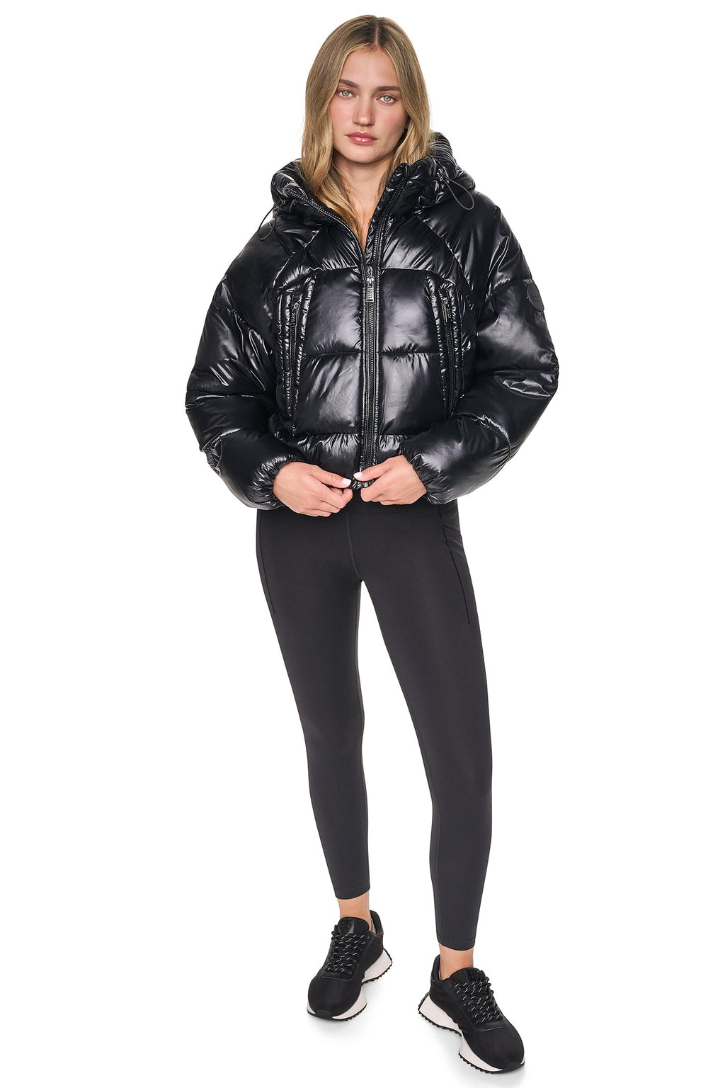SHORT HOODED PUFFER