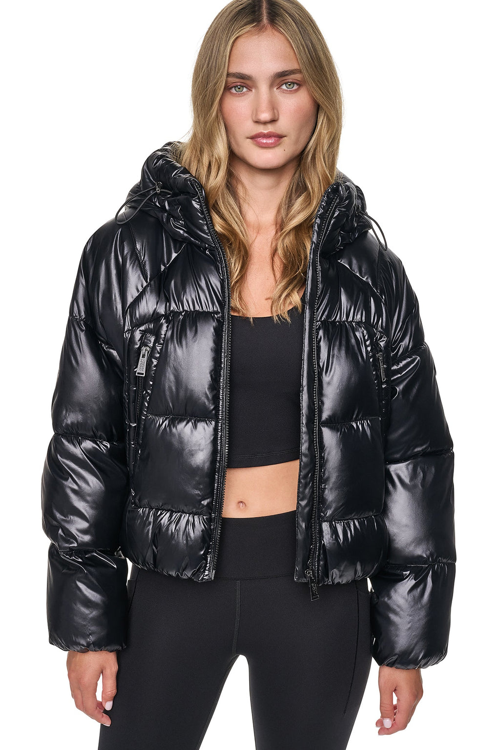 SHORT HOODED PUFFER