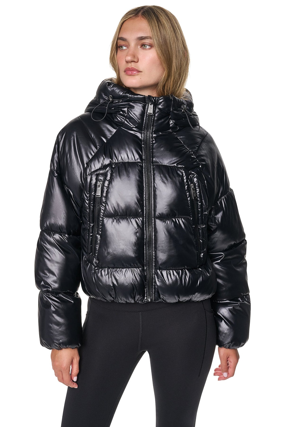 SHORT HOODED PUFFER